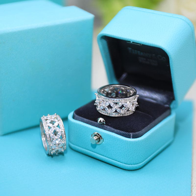 18K Tiffany Victoria  Ring