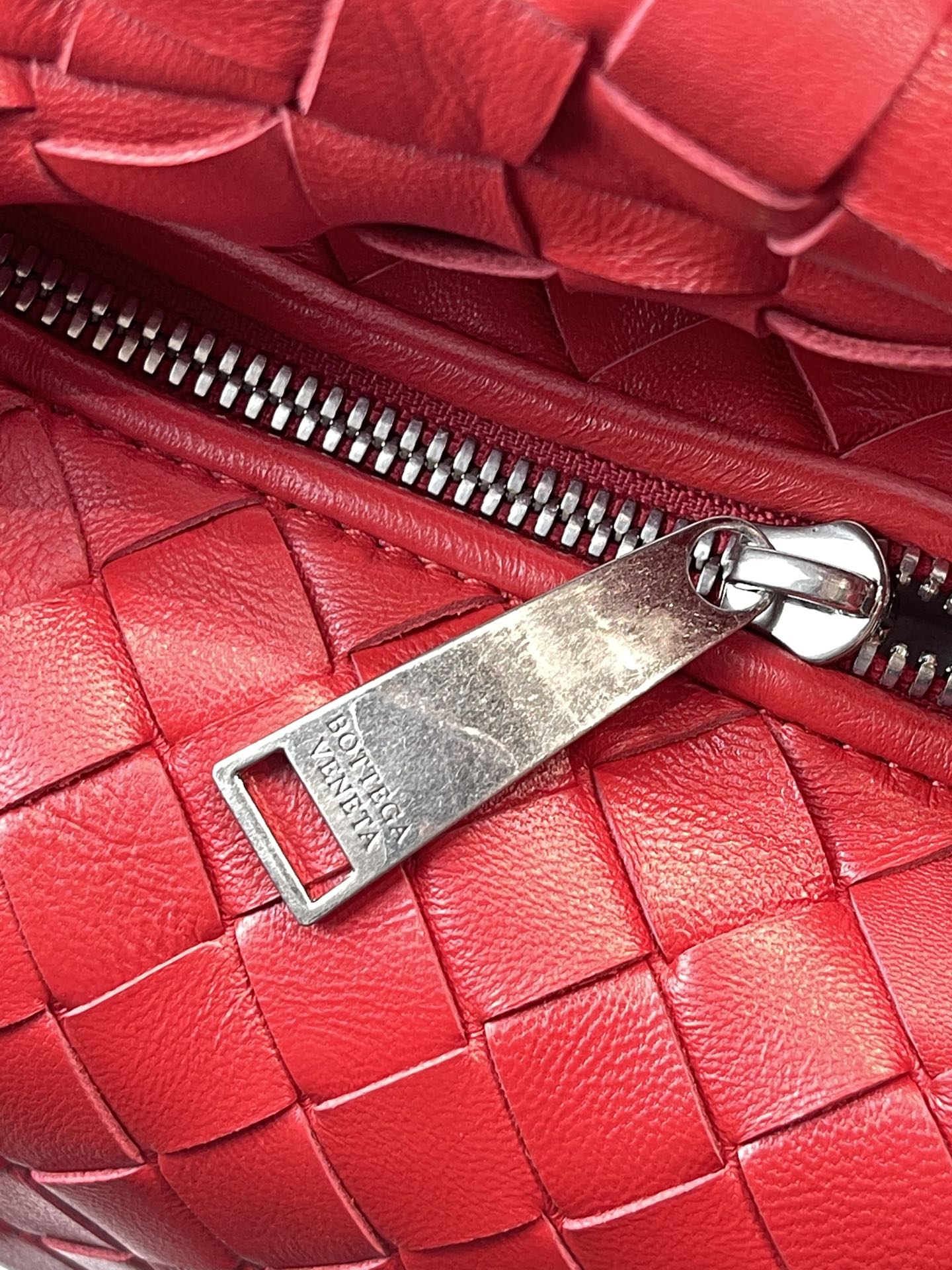 BOTTEGA VENETA MINI JODIE 27 IN RED LAMBSKIN
