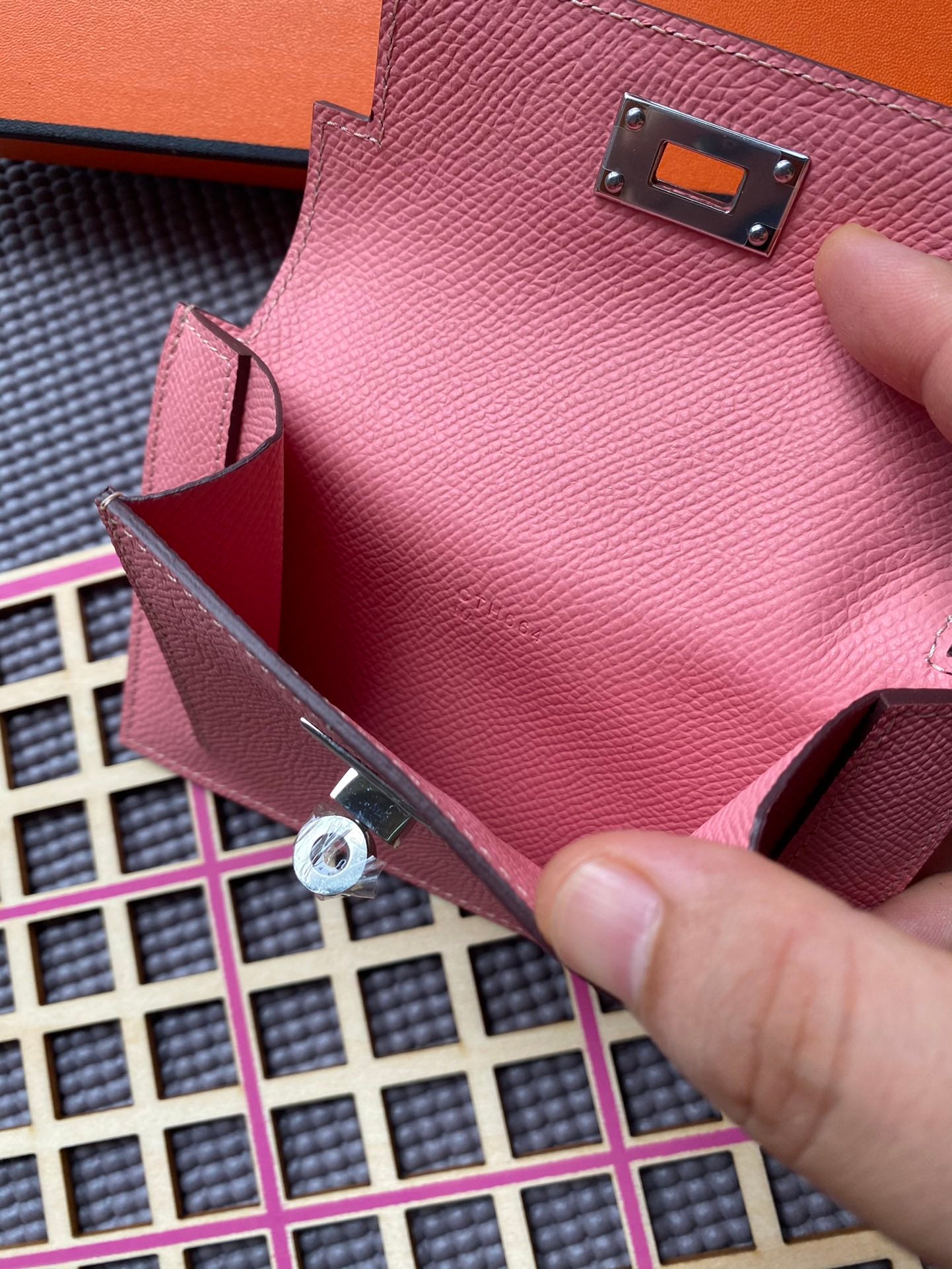 HERMES Kelly Pocket 13.5 Pink Epsom Shw