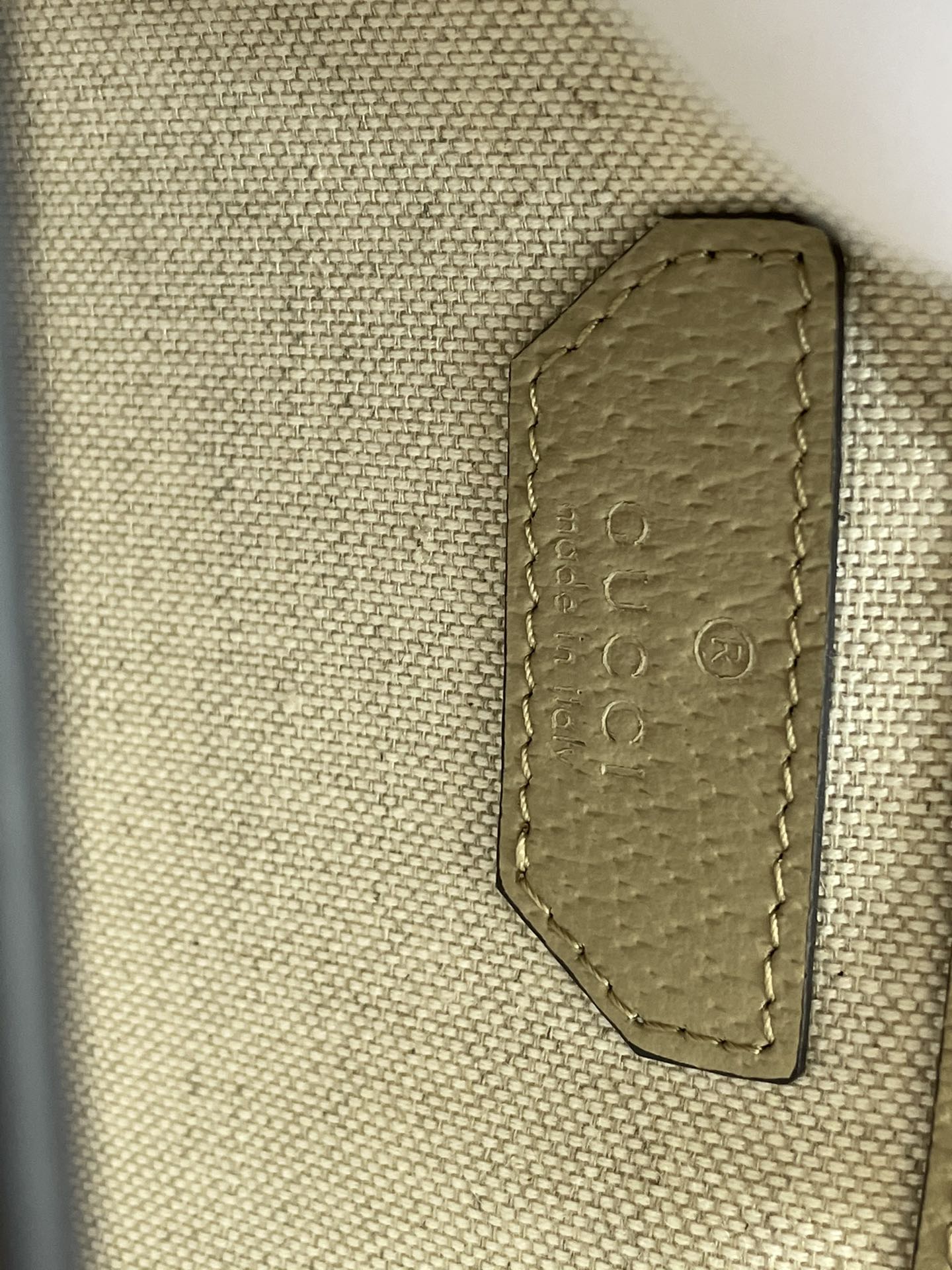 GUCCI MINI CROSSBODY 20 BAG WITH INTERLOCKING G IN BEIGE CANVAS