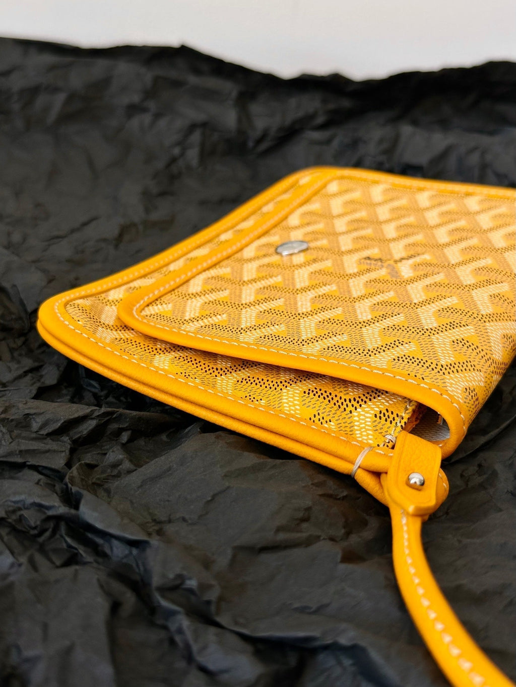 PLUMET POCKET WALLET 20 IN YELLOW GOYARDINE CANVAS AND LAMBSKIN TRIM