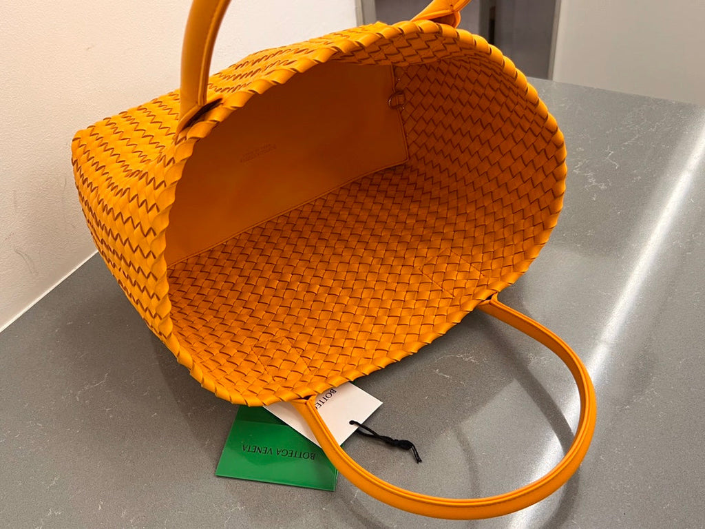BOTTEGA VENETA SMALL CABAT 32 IN UT ORANGE LAMBSKIN