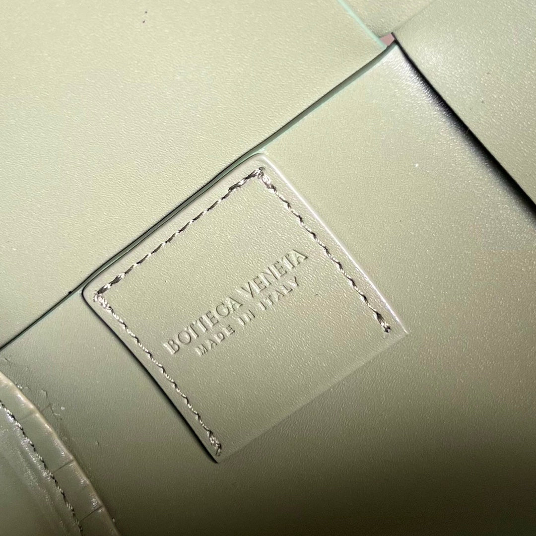 BOTTEGA VENETA CYLINDER CASSETTE 30 IN TRAVERTINE CALFSKIN