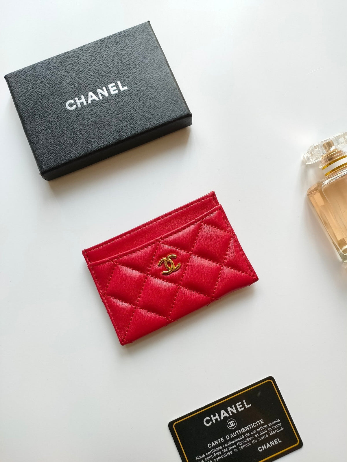 CHANEL CARD HOLDER 11.2 RED CALFSKIN GOLD ICON
