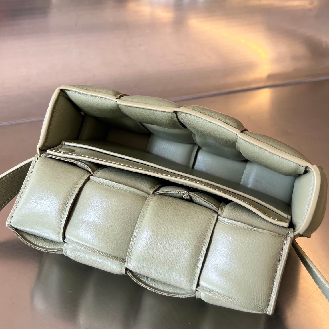 BOTTEGA VENETA MINI CASSETTE 18 IN WHITE CREAM LAMBSKIN