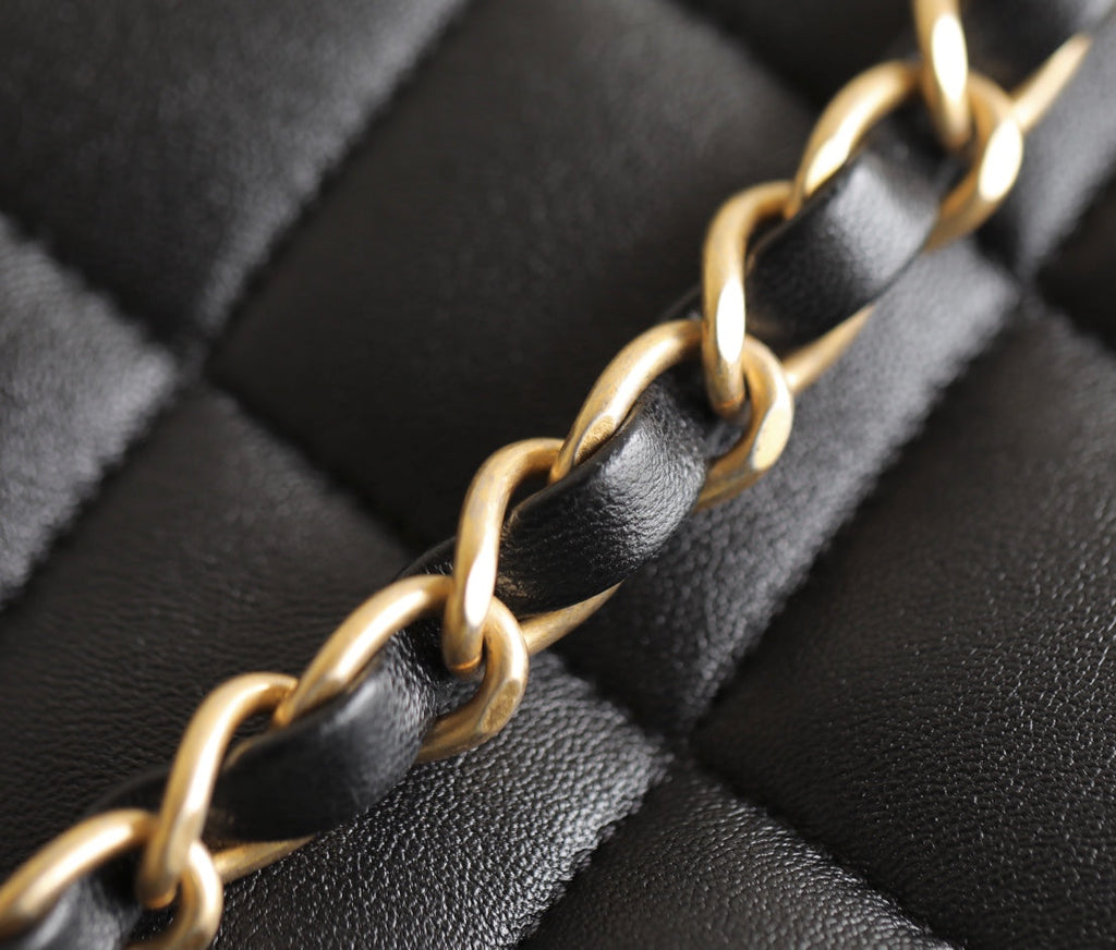 CHANEL 25S TOTE 30 CM IN BLACK LAMBSKIN WITH GOLD HARDWARE