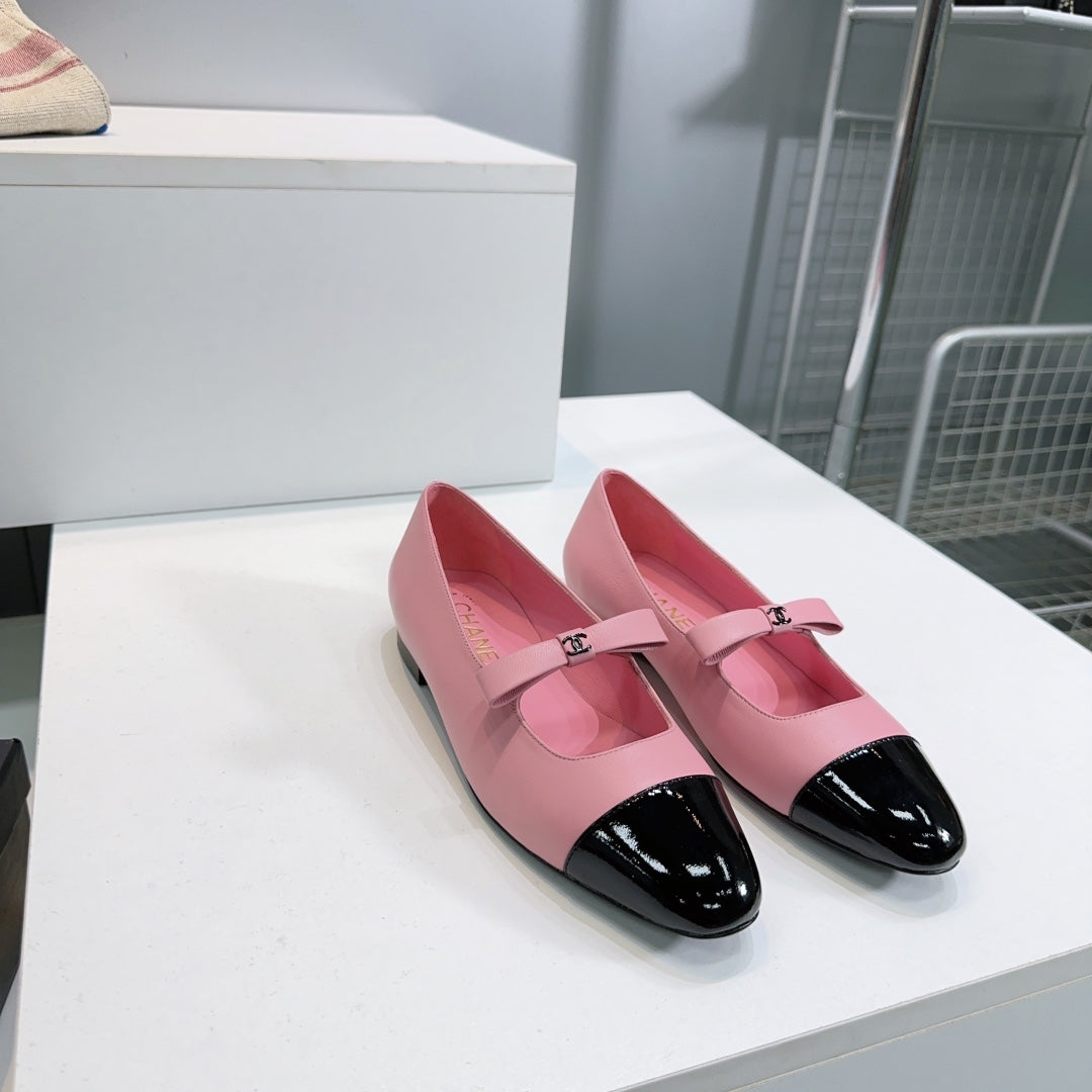 CHANEL FLAT MARY JANE SHOES 25S IN PINK LAMBSKIN MIX BLACK GLOSSY WITH BOW