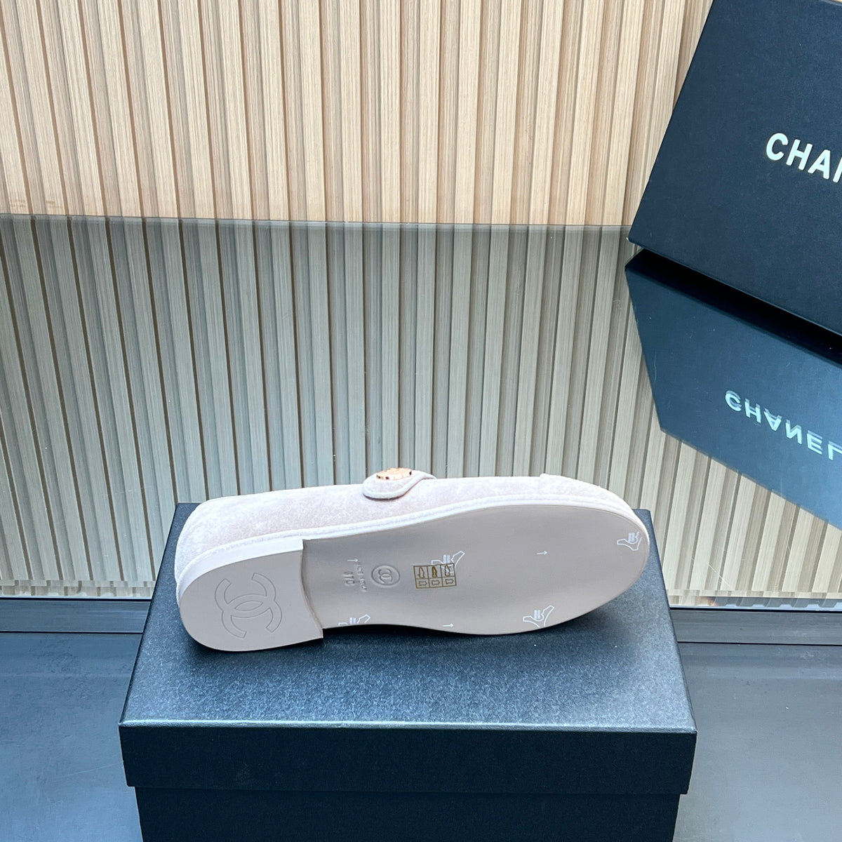 CHANEL 25S DOUBLE-STRAP MARY JANE SHOES IN LIGHT GRAY SUEDE