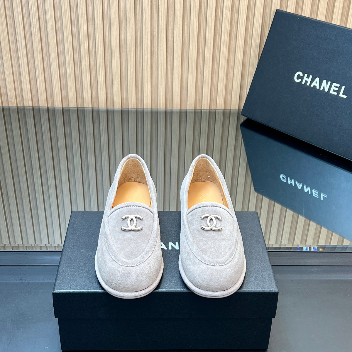 CHANEL 25S TEDDY LOAFER 15MM IN LIGHT GRAY SUEDE SILVER HARDWRE