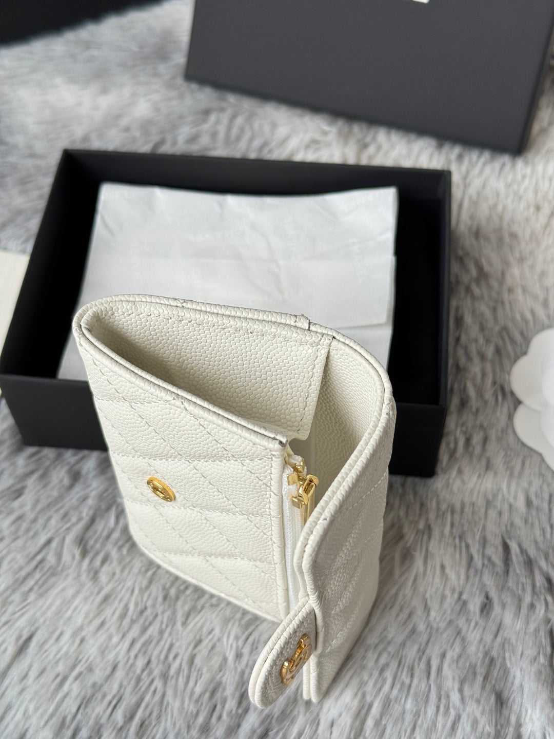 CHANEL 25S CLASSIC FLAP CARD HOLDER 11 IN IVORY CAVIAR GOLD HARDWARE