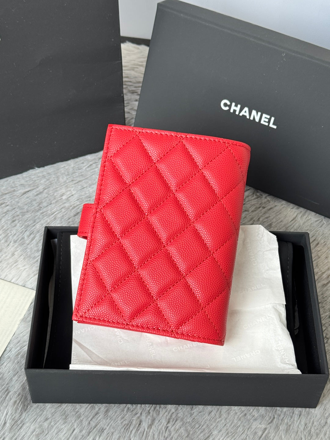 CHANEL 25S MULTI PURPOSE PASSPORT WALLET 15 IN VIVID RED CALFSKIN GOLD HARDWARE