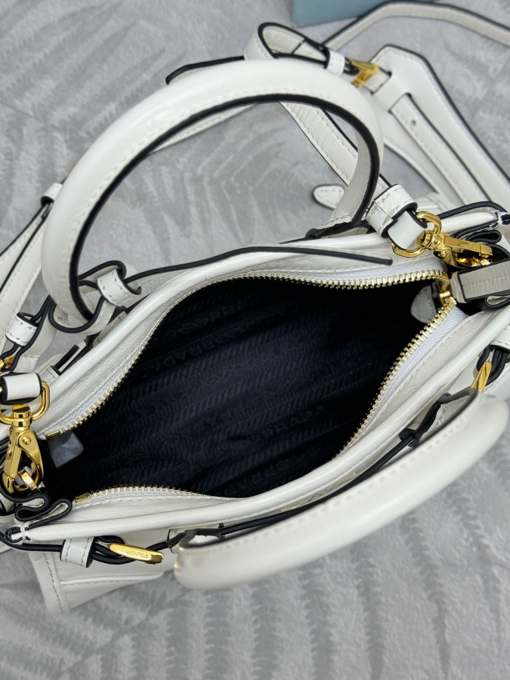 PRADA 25S BONNIE MINI HANDBAG 23 IN WHITE CALFSKIN GOLD HARDWARE