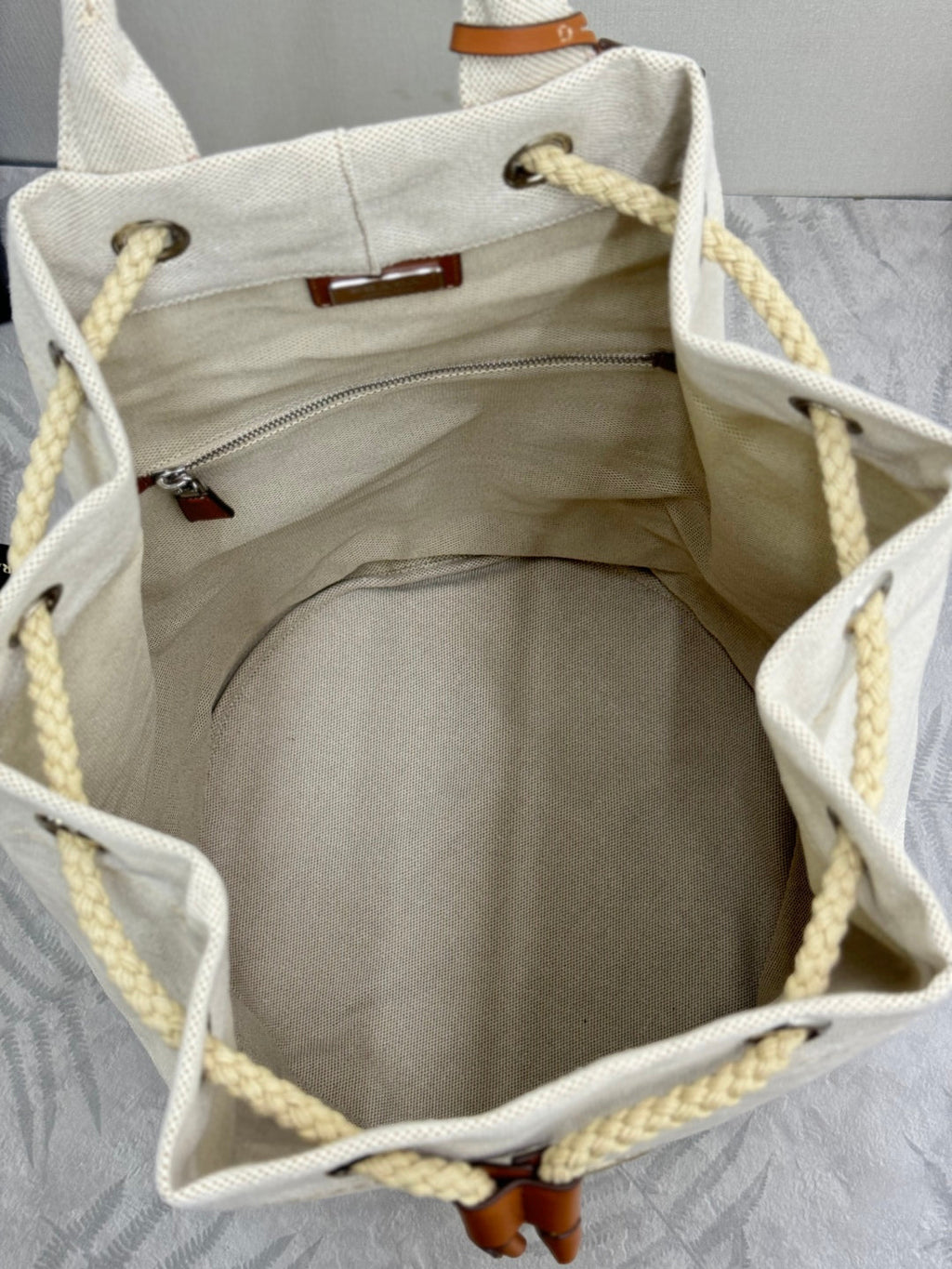 PRADA 25S DRAWSTRING BACKPACK 55 IN BEIGE CANVAS LINEN SILVER HARDWRE