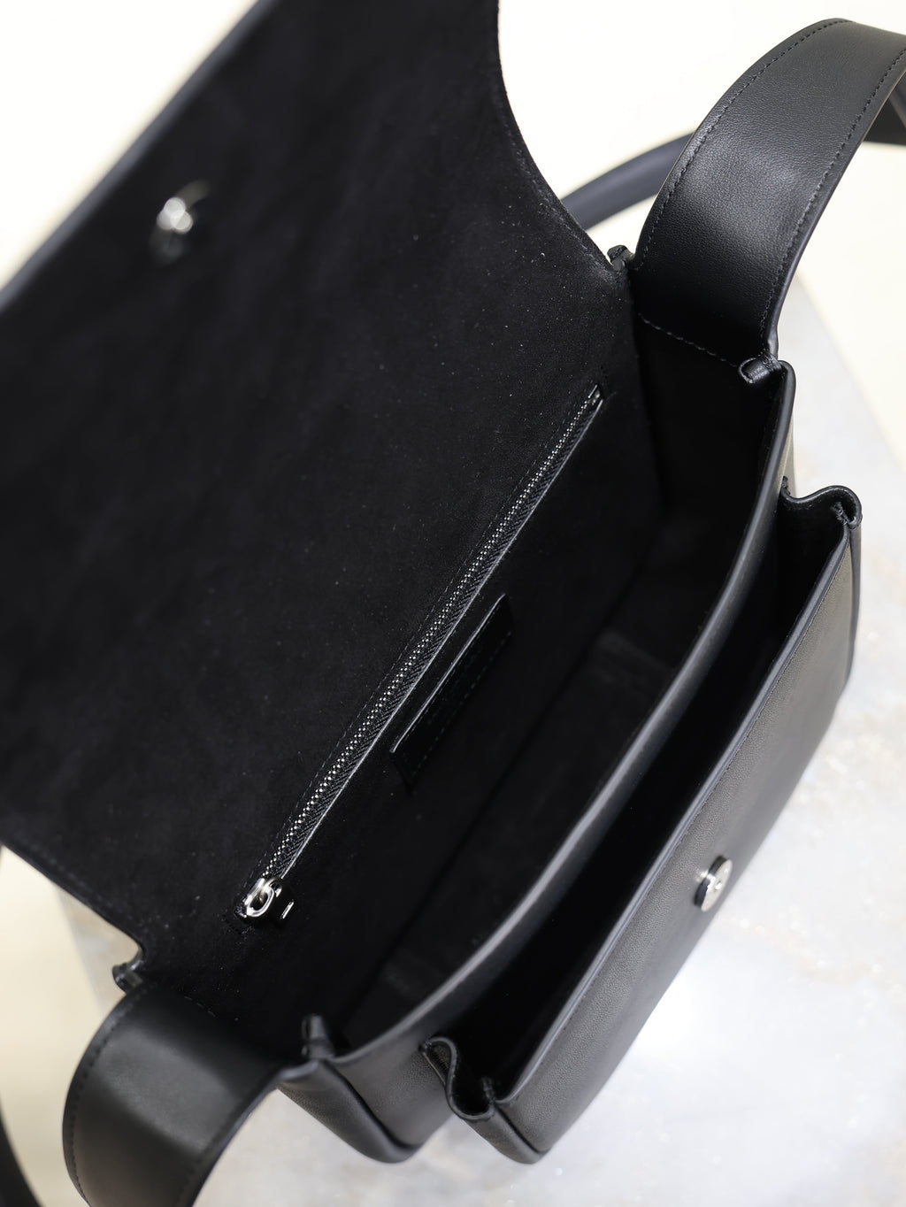 YSL 25S NIKI BABY 22 IN BLACK CALFSKIN