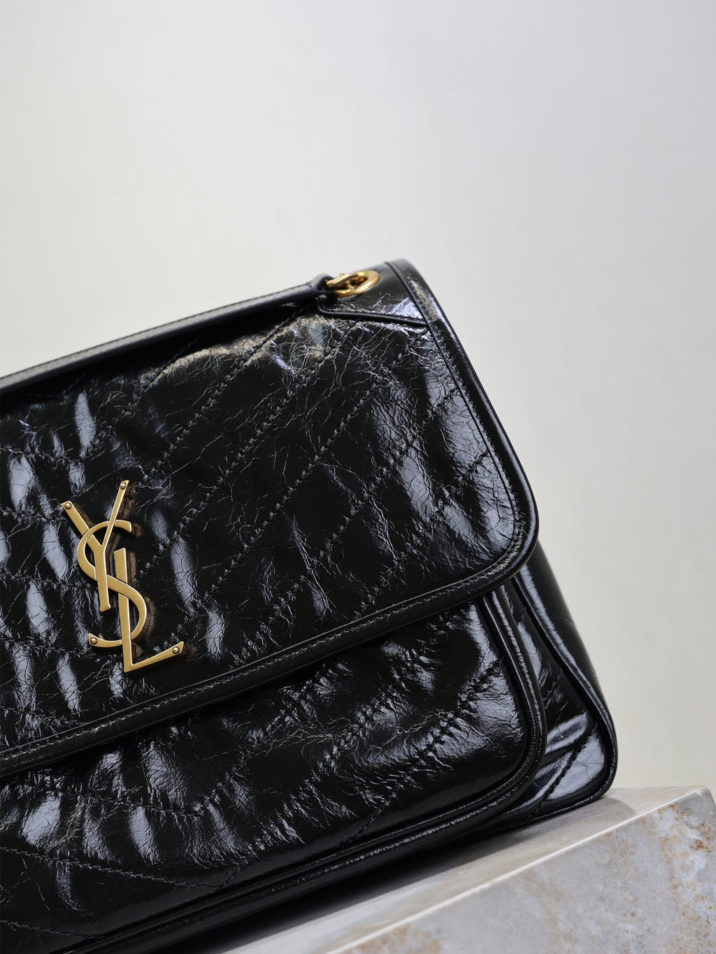 YSL 25S NIKI GM BAG 32 IN BLACK GLOSSY CALFSKIN GOLD HARDWARE