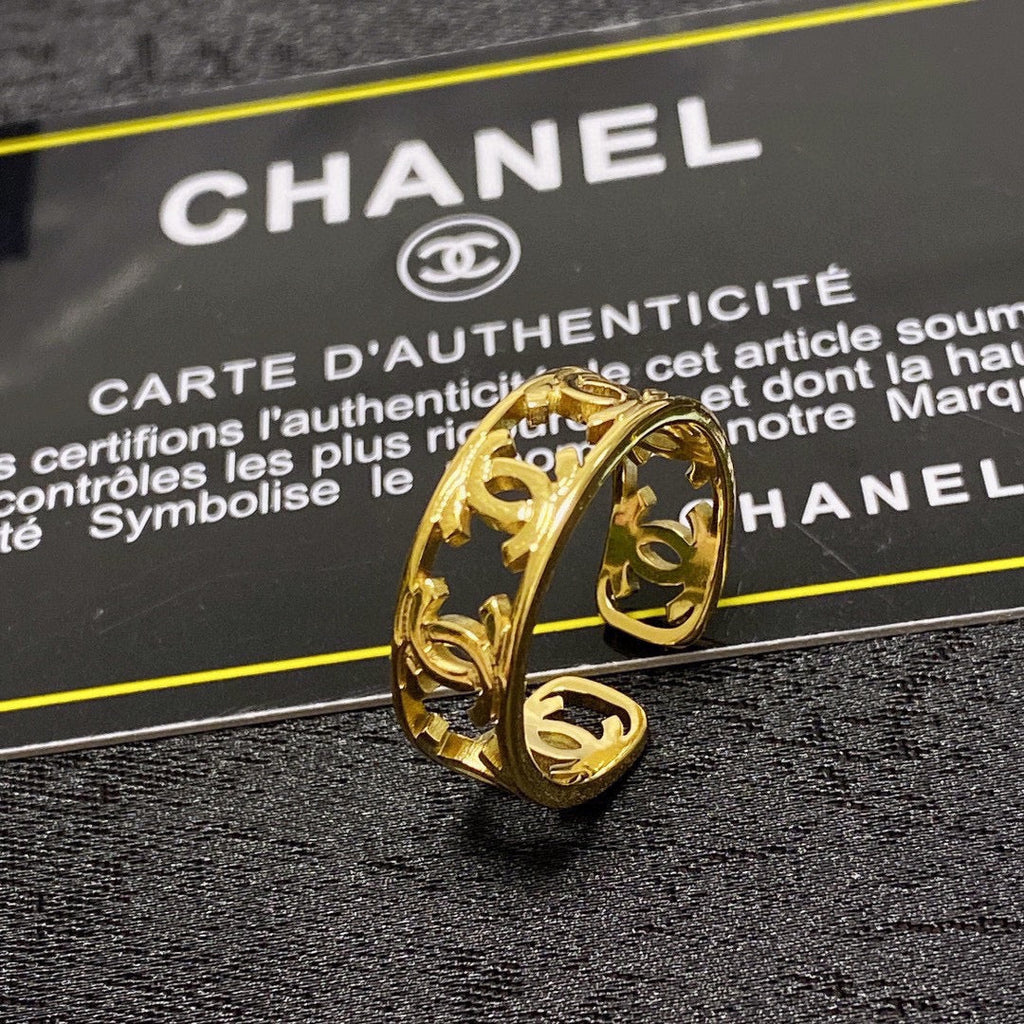 18K  Chanel Vintage Openwork Ring