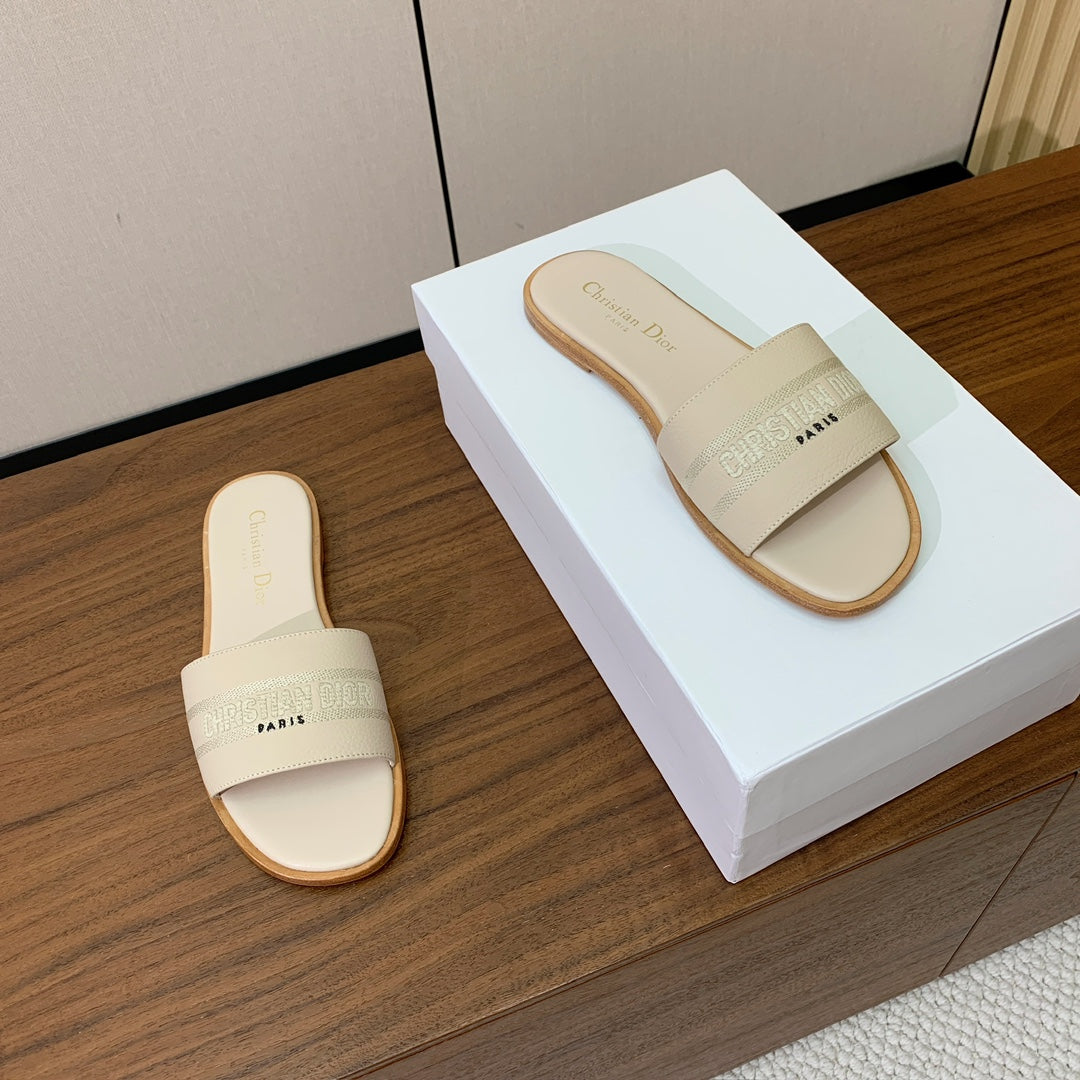 DIOR 25S DWAY SLIDE IN CREAM WHITE CALFSKIN