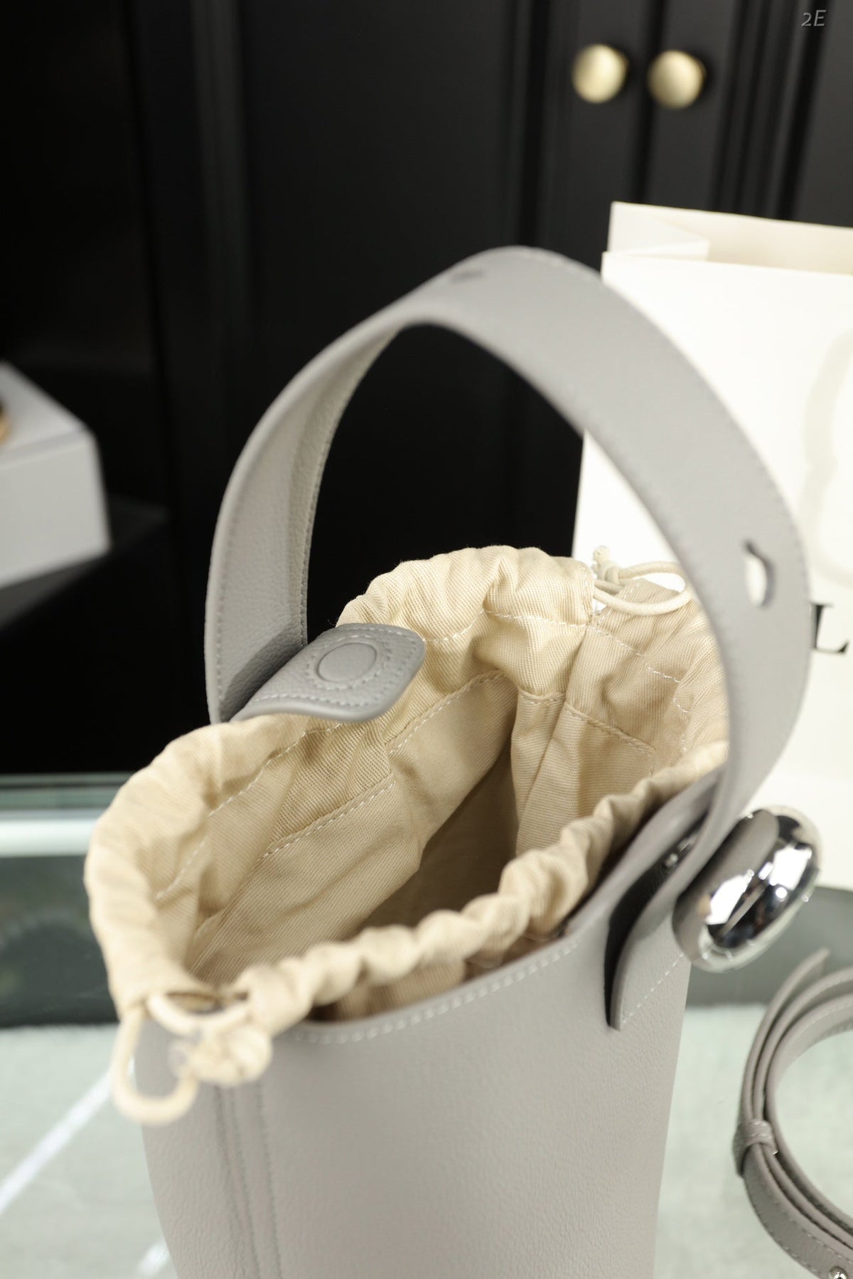 LOE MINI 19 PEBBLE BUCKET IN GRAY STEEL MELLOW CALFSKIN