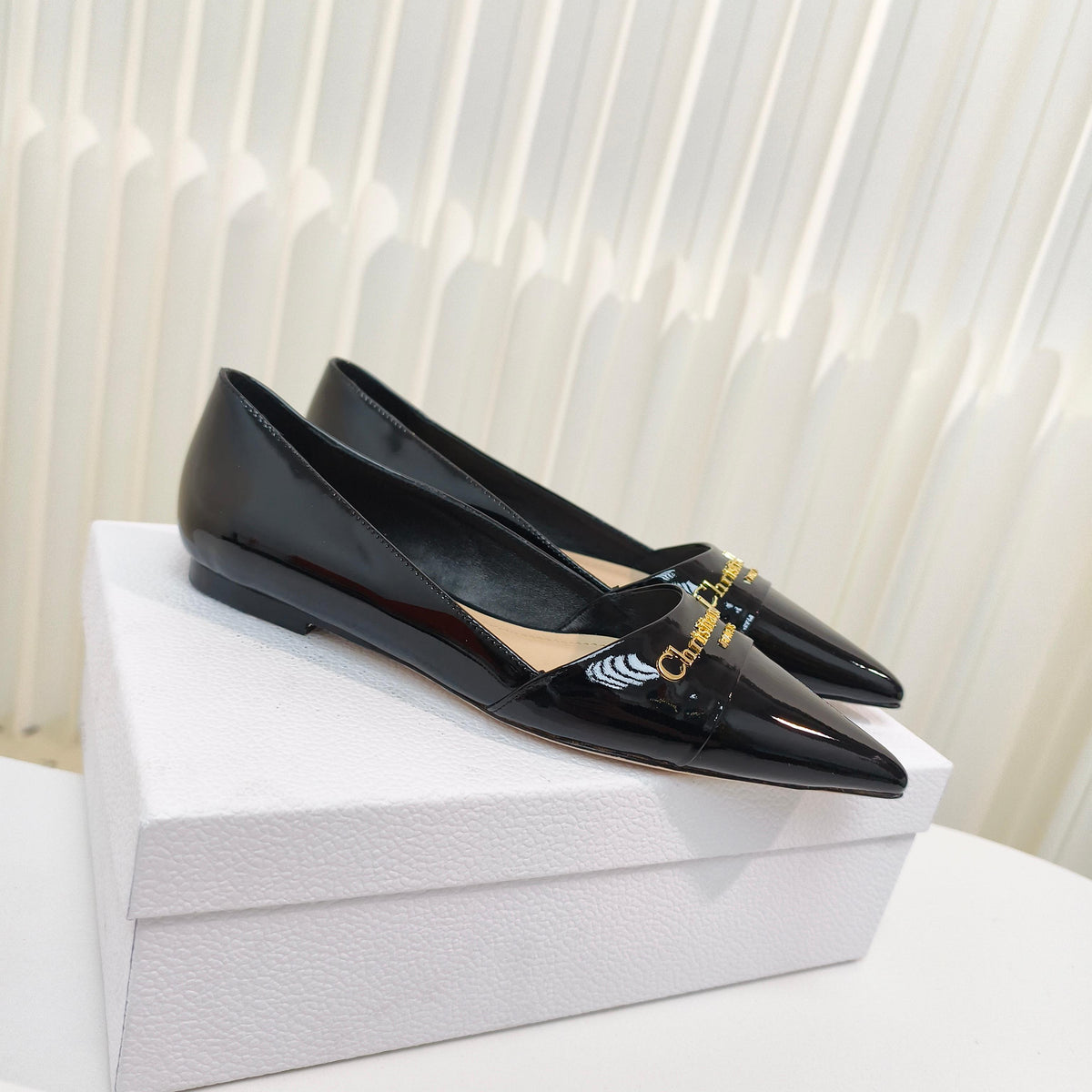 DIOR POINTED BALLET FLATS 25S IN BLACK GLOSSY LEATHER WITH GOLD HARDWARE