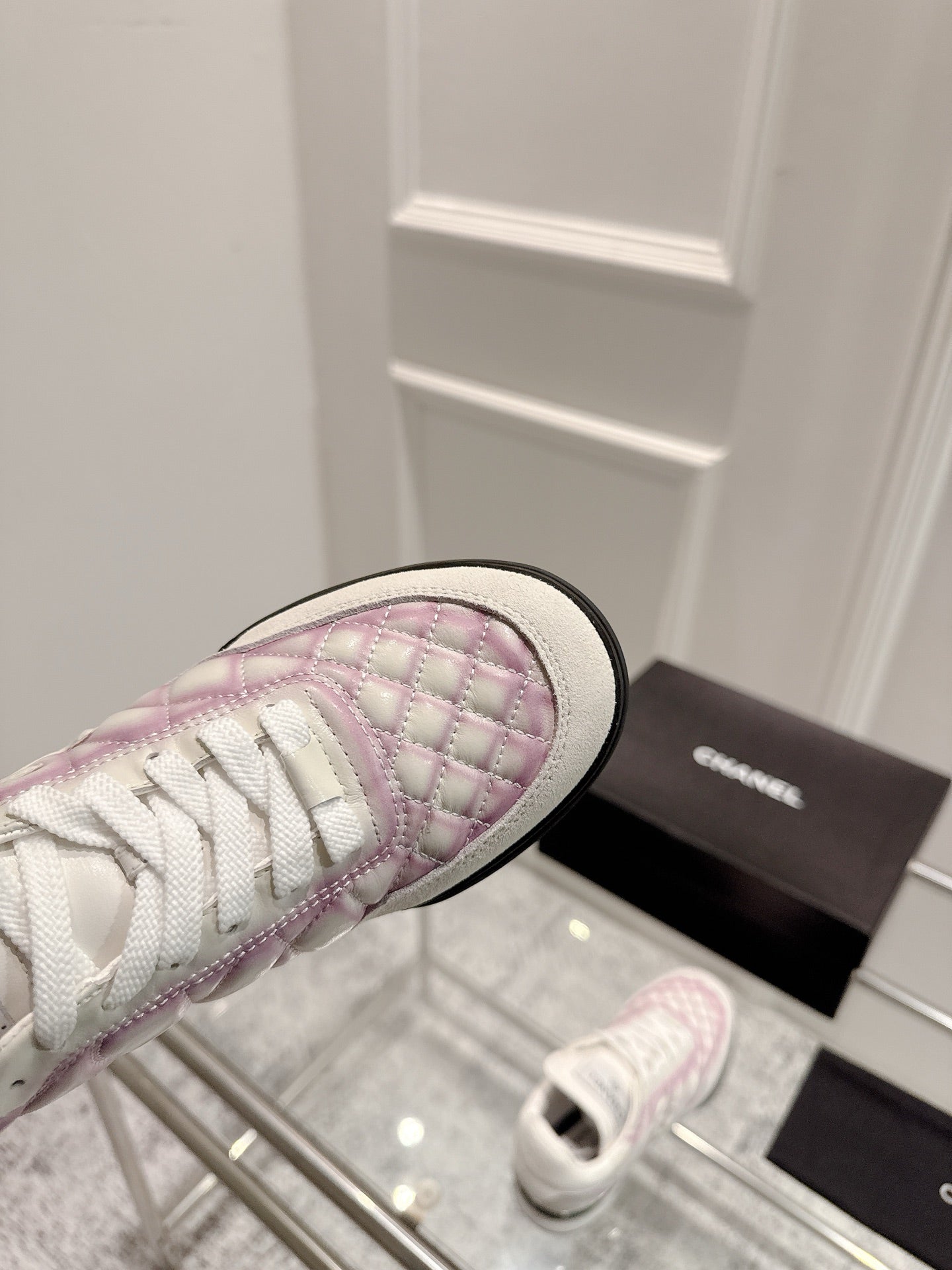 CHANEL CASUAL SNEAKER IN WHITE AND PURPLE CALFSKIN