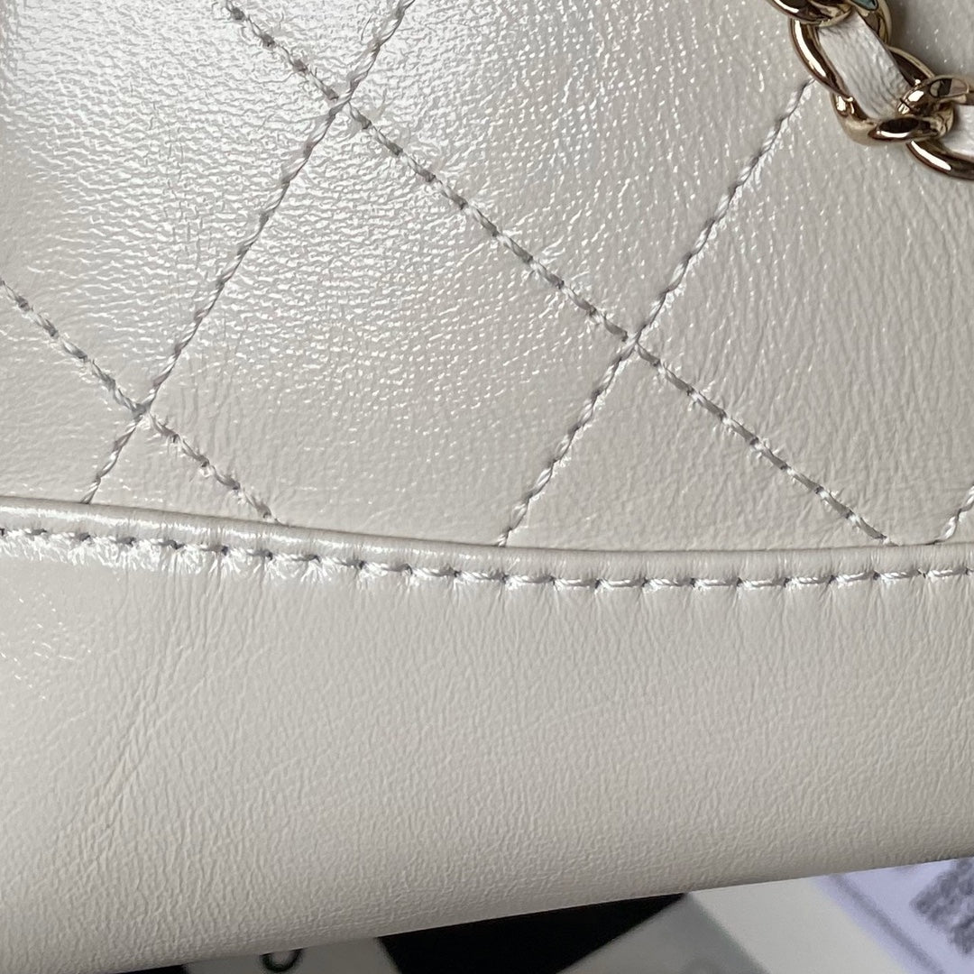 CHANEL 25S TOP HANDLE 20 CM IN CREAM WHITE LAMBSKIN