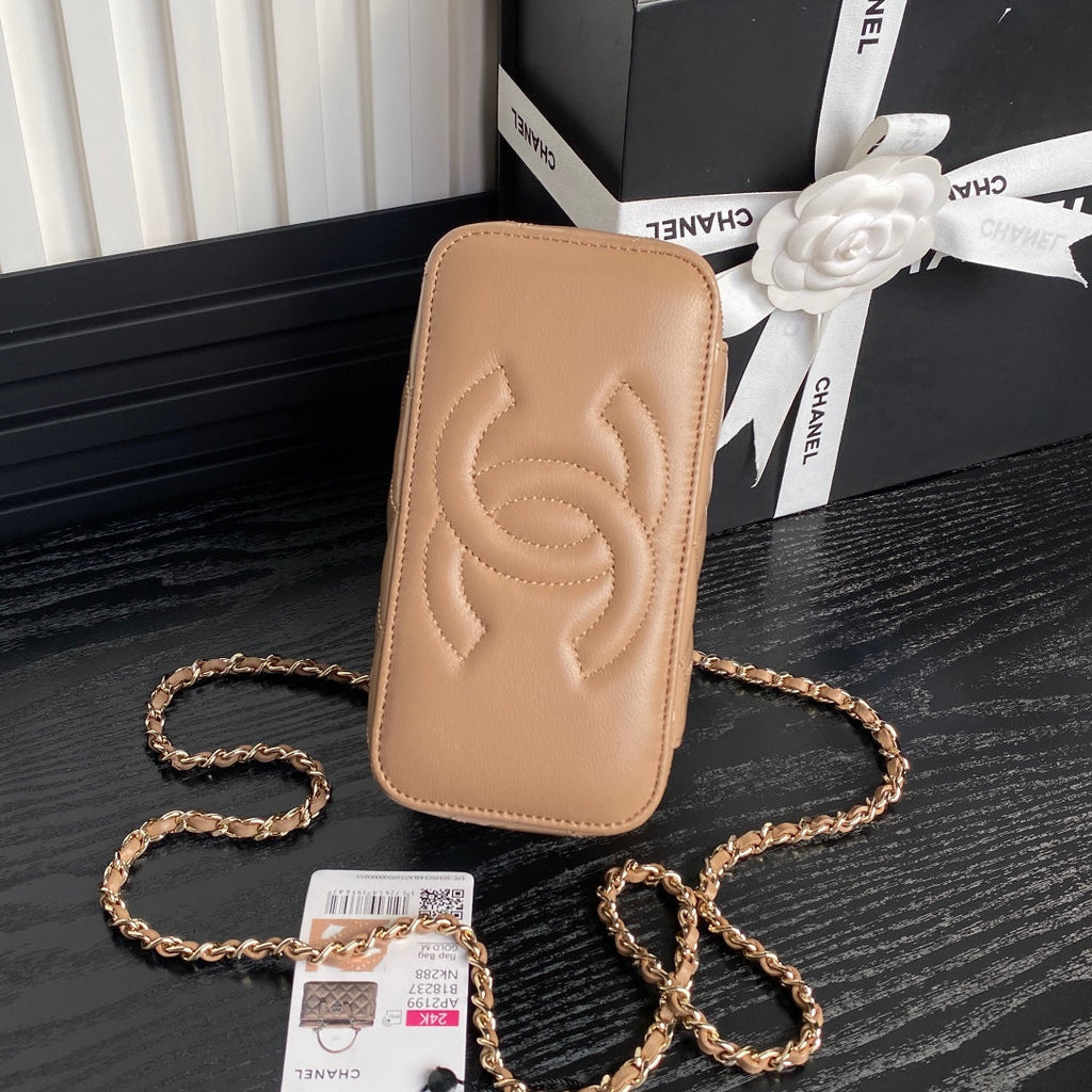 CHANEL 25S VANITY CASE 17 IN TAN BROWN PATENT CALFSKIN GOLD HARDWARE