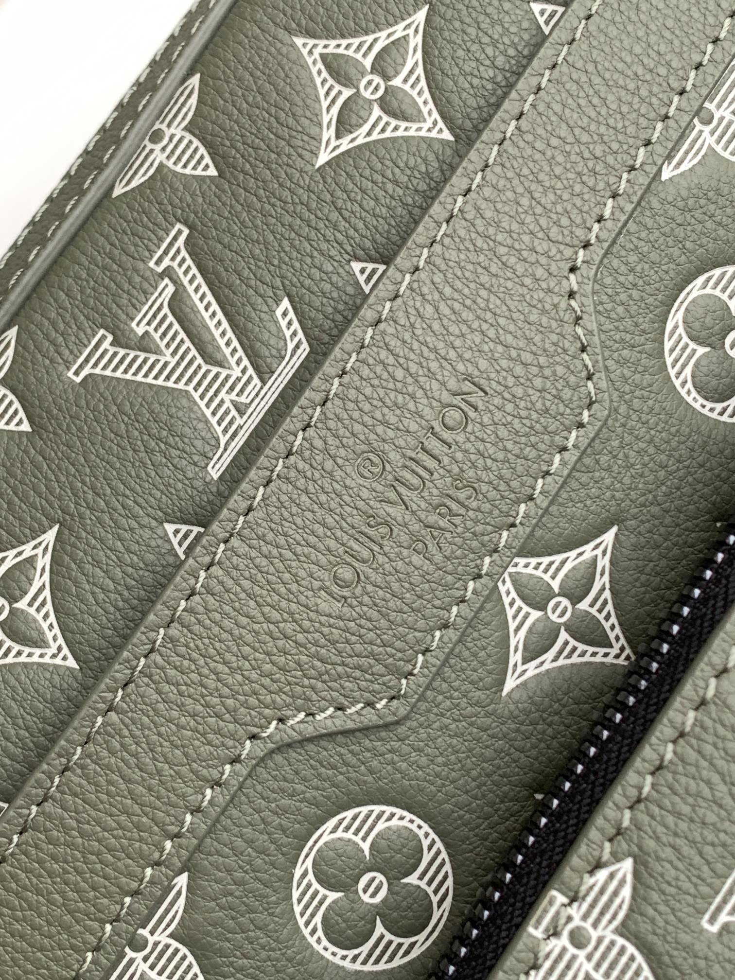 LOUIS VUITTON TRIO MESSENGER BAG 25 IN GREEN MONOGRAM SHADOW CALFSKIN
