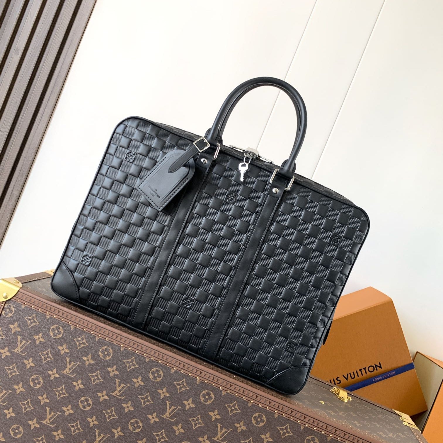 LOUIS VUITTON LV 25S PORTE- DOCUMENTS VOYAGE 41 IN BLACK EMBOSSED DAMIER INFINI CALFSKIN