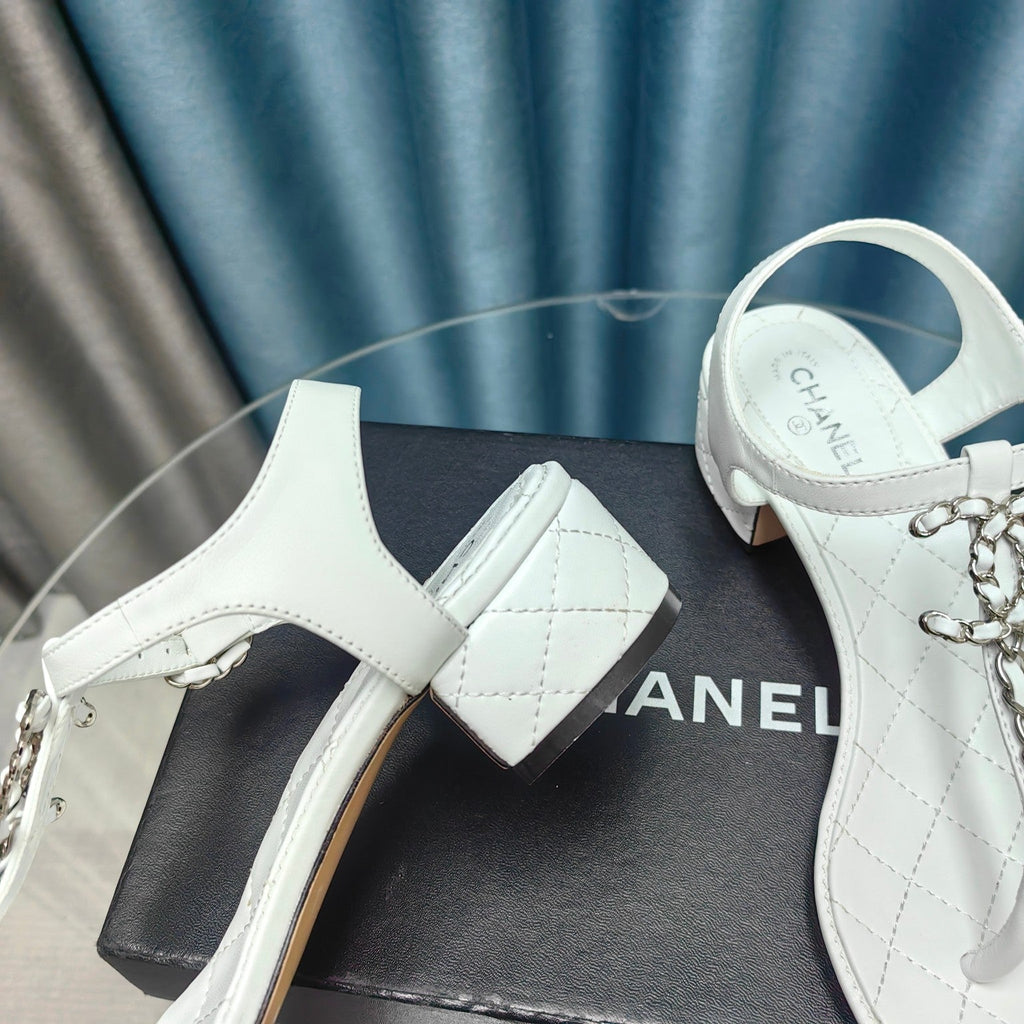 CHANEL CLASSIC THONG SANDALS WHITE LAMBSKIN WITH PEARL BUCKLE