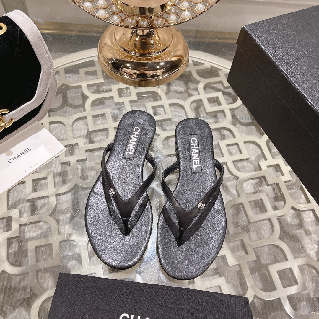CHANEL Double  Flip Flop Thongs Black Sheepskin