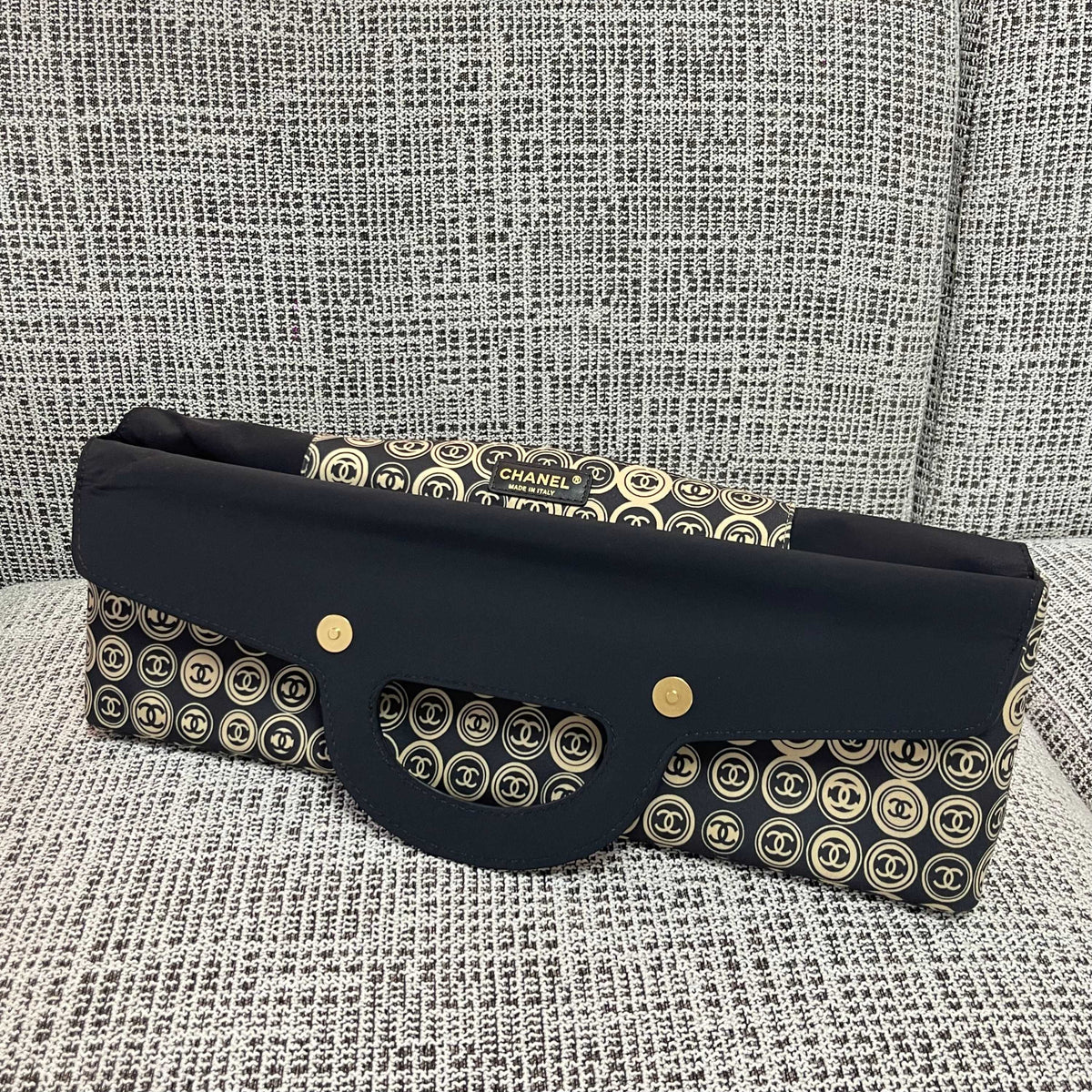 CHANEL 25S SHOPPING BAG 46 CM IN BLACK MIX BEIGE CANVAS PRINTED LOGO