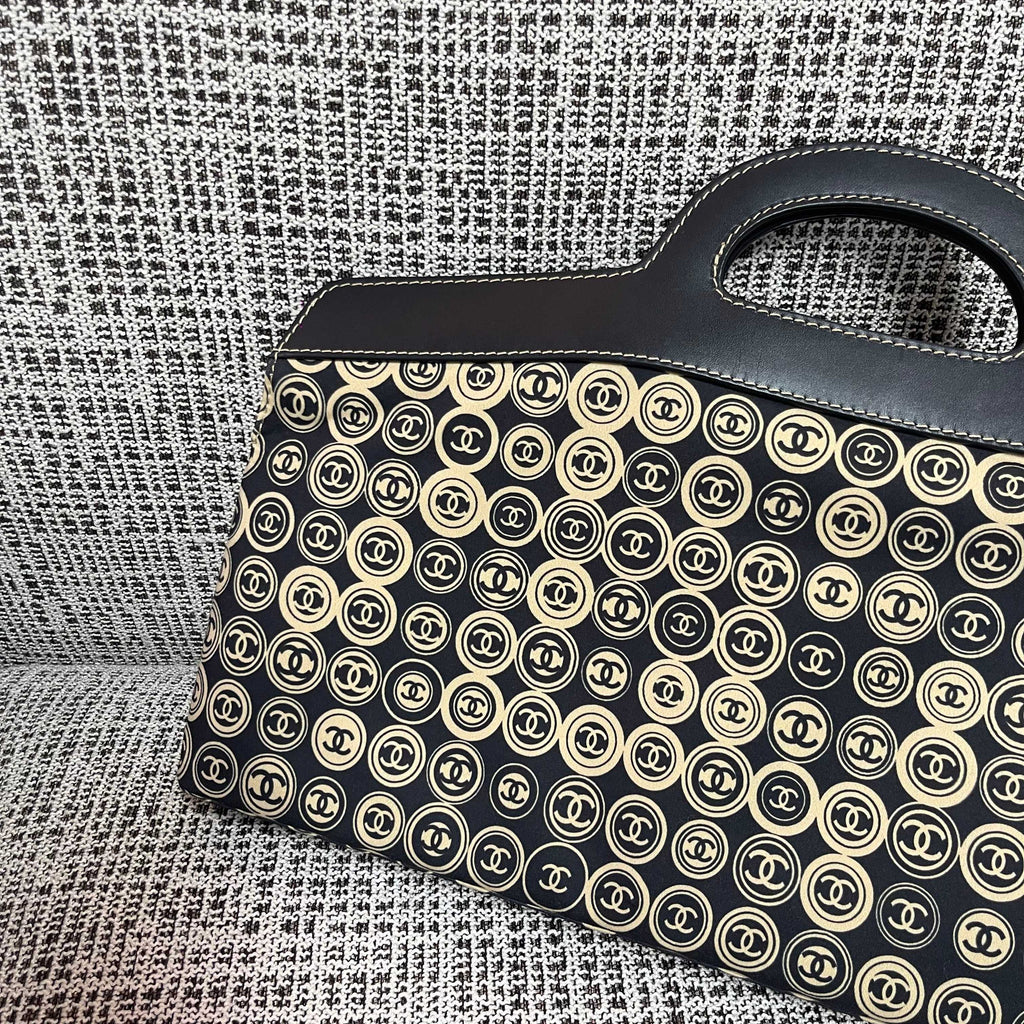 CHANEL 25S SHOPPING BAG 46 CM IN BLACK MIX BEIGE CANVAS PRINTED LOGO