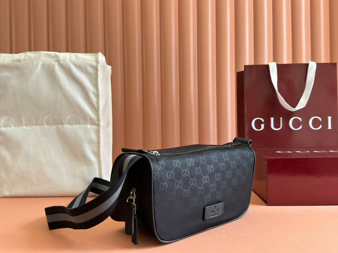 GUCCI NYLON LINE BODY BAG 27 IN BLACK  CANVAS