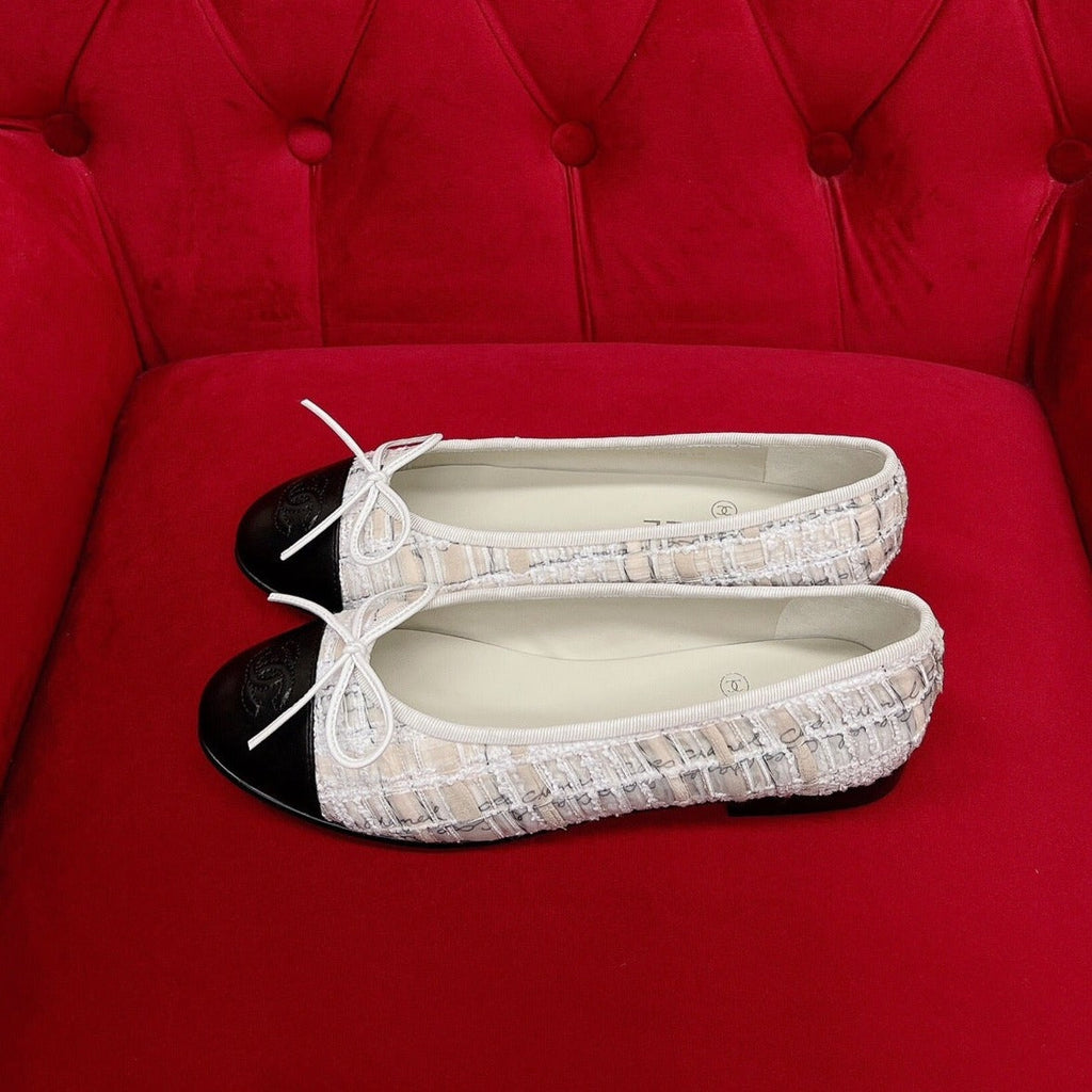 CHANEL ballet flat white black tweed lambskin