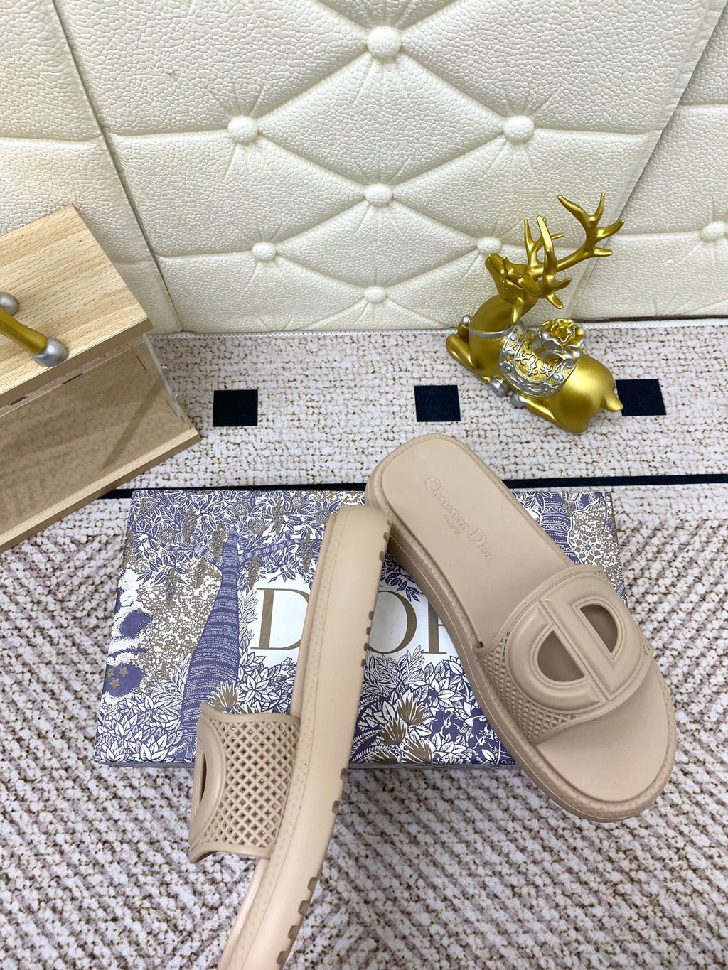 DIOR FLAT SLIDES 25S IN BEIGE TPU
