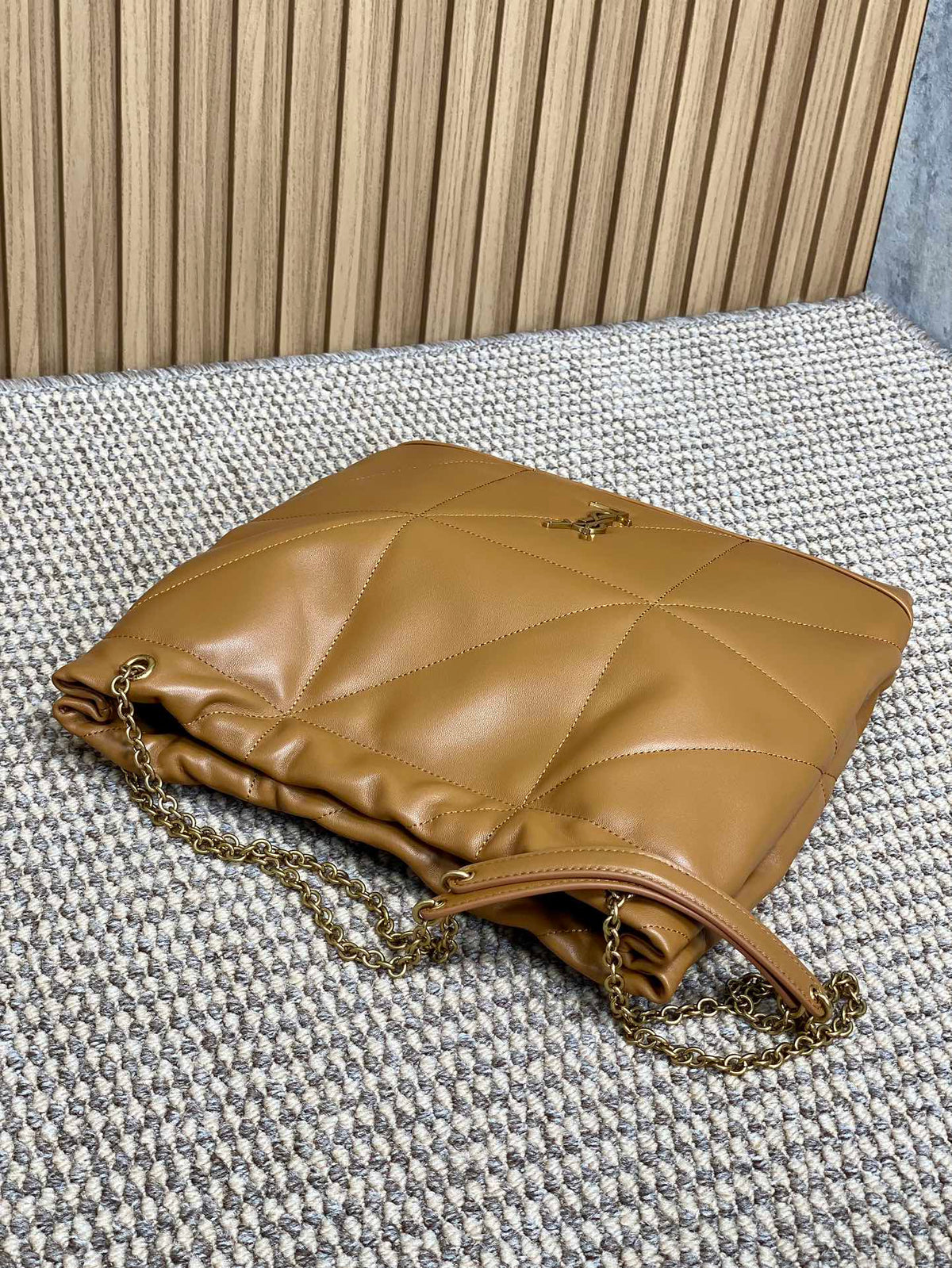 DRAWSTRING CHAIN STRAP SHOULDER BAG 39 IN TORTILLA BROWN QUILTED CALFSKIN