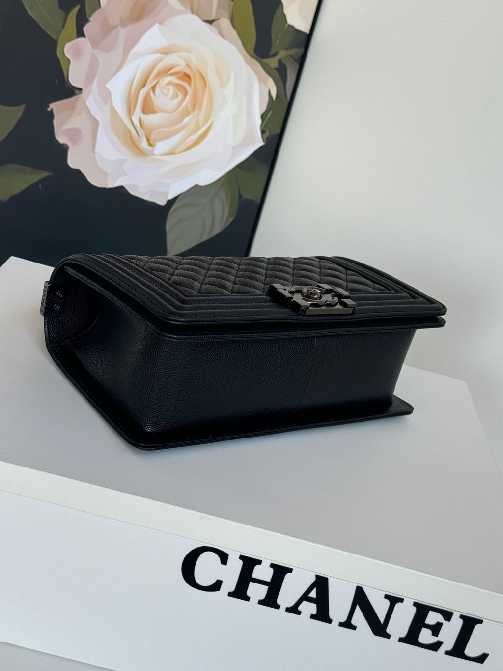 CHANEL BOY 25S 25 CM IN BLACK LAMBSKIN