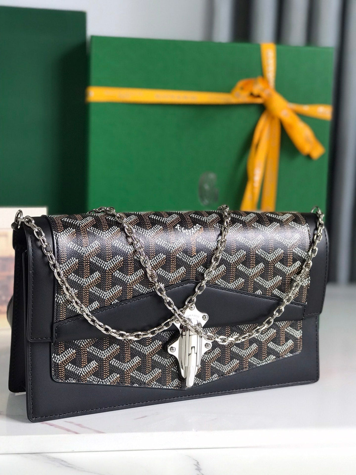 DUCHESSE MARIE-CAROLINE BAG 25 IN BLACK GOYARDINE CANVAS AND SMOOTH CALFSKIN