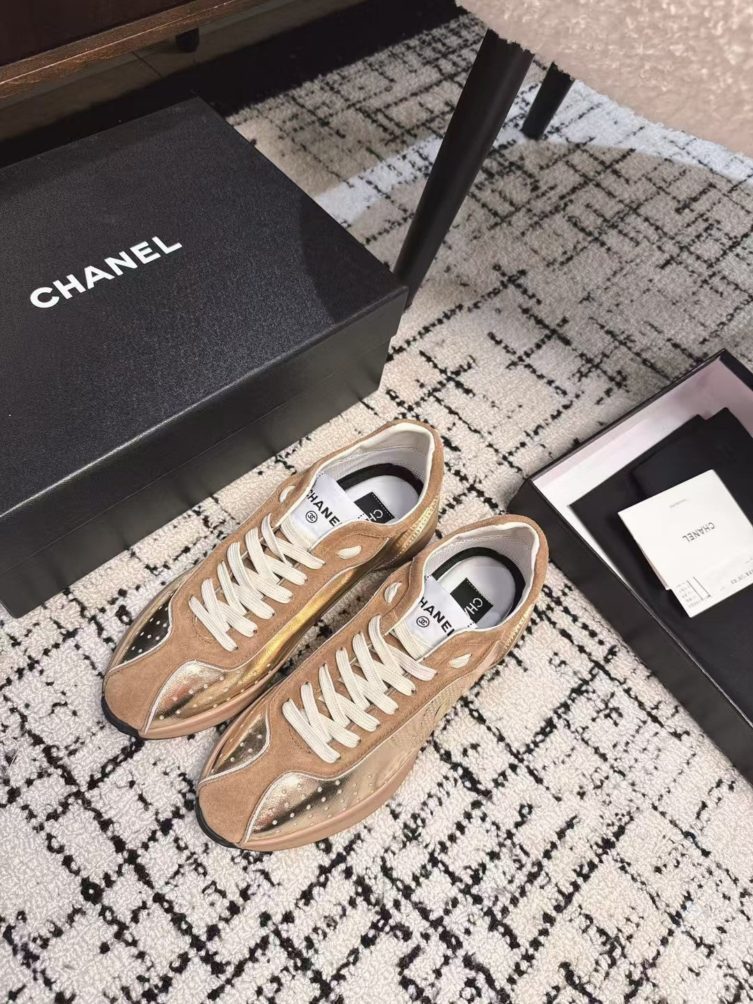 CHANEL CLASSIC SNEAKERS IN PERU BROWN SHEEPSKIN AND SUEDE