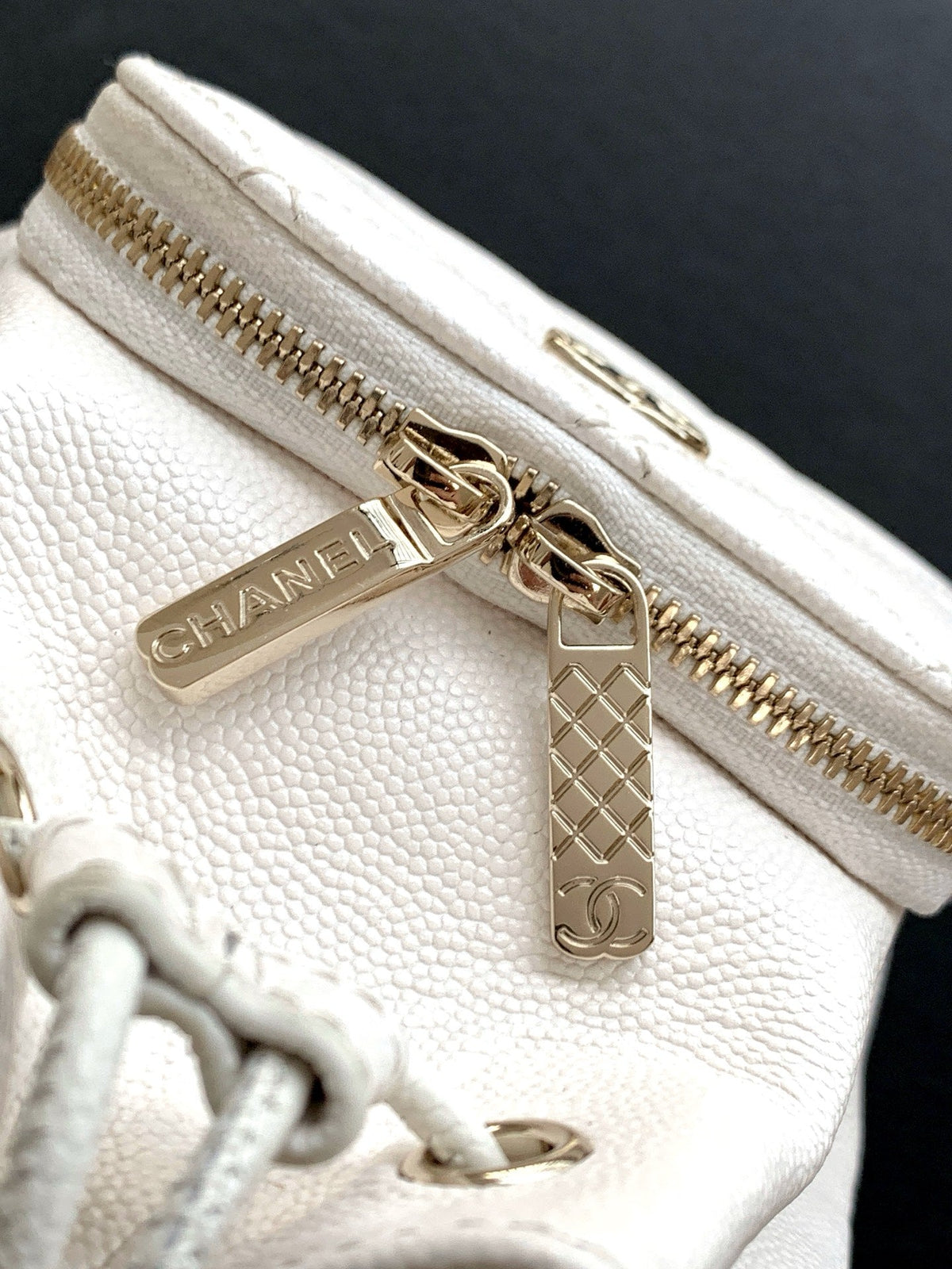 CHANEL 25S MINI BUCKET BAG 12 IN WHITE CALFSKIN GOLD HARDWARE