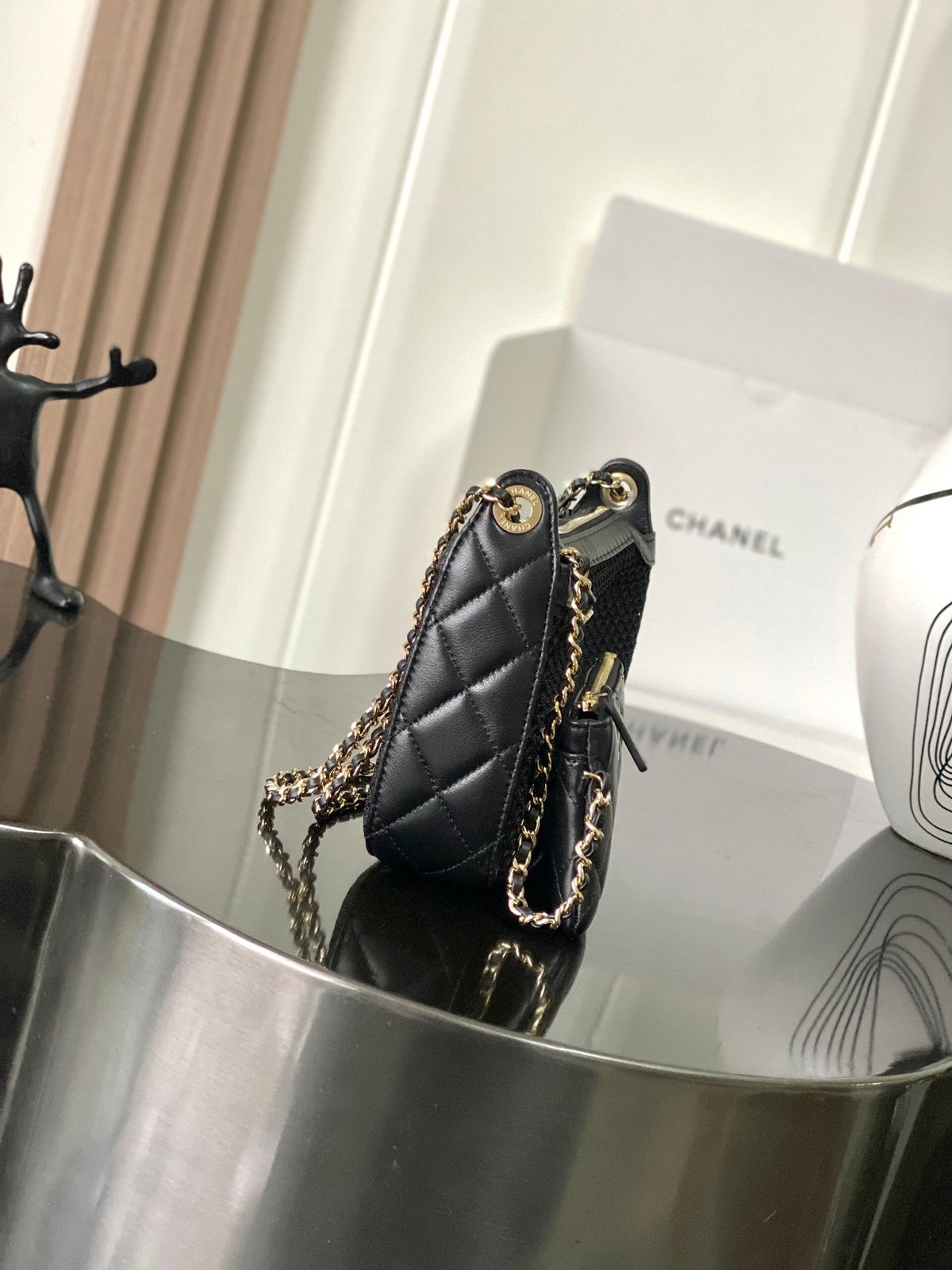 CHANEL 25S CLUTCH WITH CHAIN 20 CM IN BLACK LAMBSKIN WITH GOLD HARDWARE