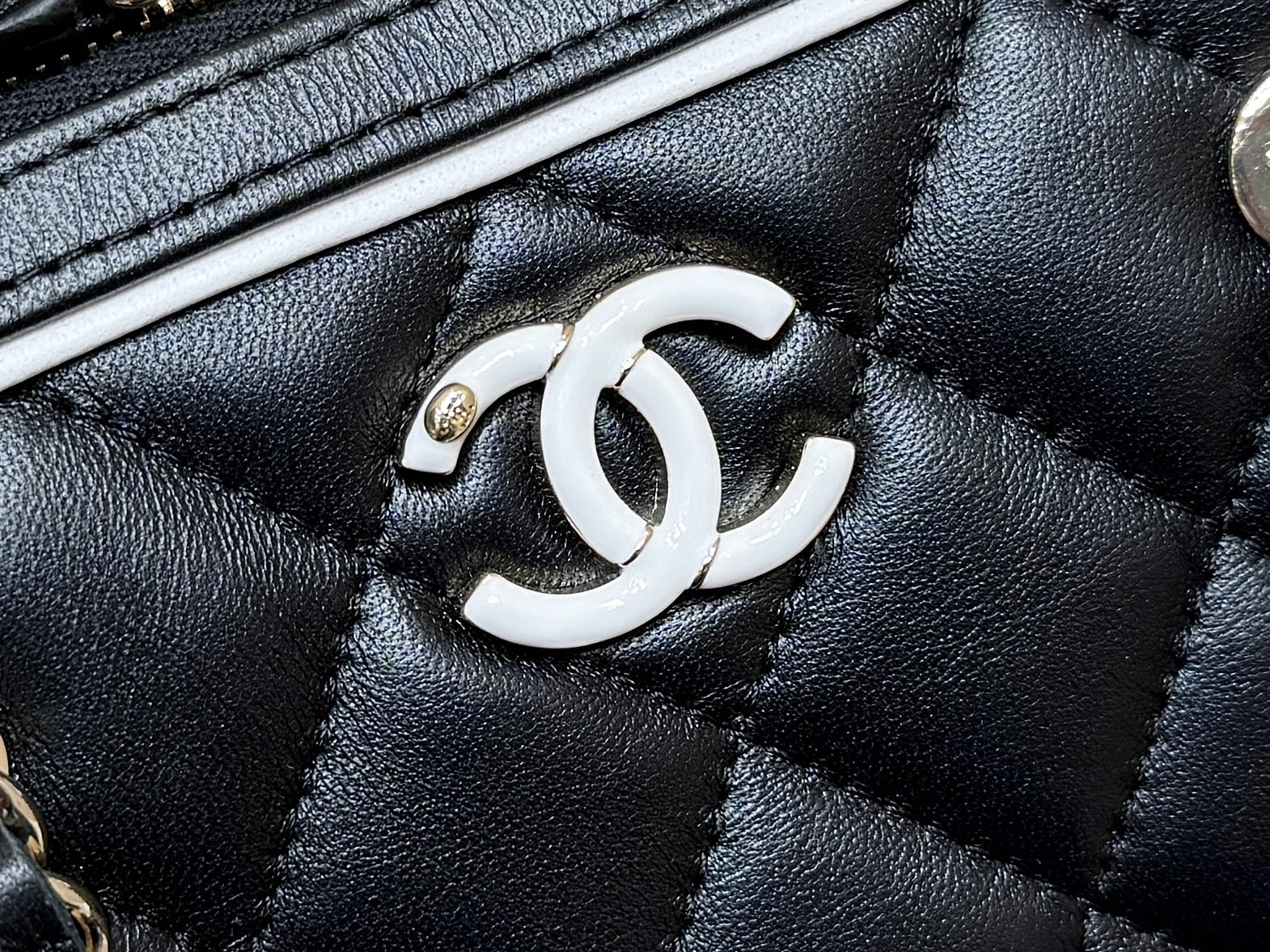 CHANEL MEITO BOSTON MATELASSE CAVIAR SHOULDER HANDBAG 18 IN BLACK LAMBSKIN