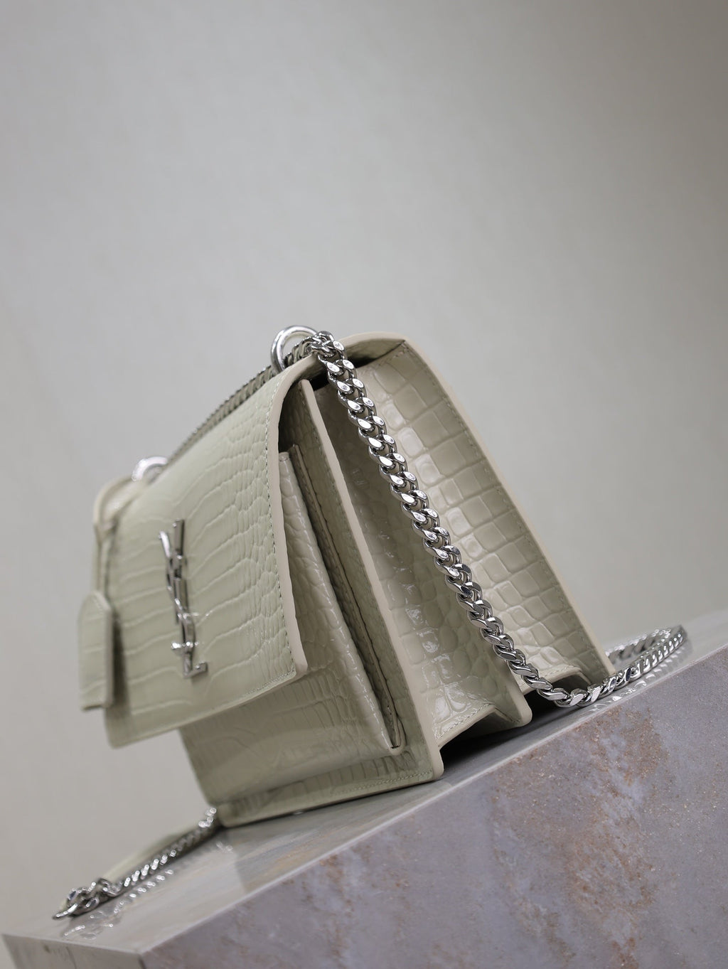 YSL 25S SUNSET MEDIUM 22 IN IVORY CROCODILE-EMBOSSED SHINY CALFSKIN SILVER HARDWRE