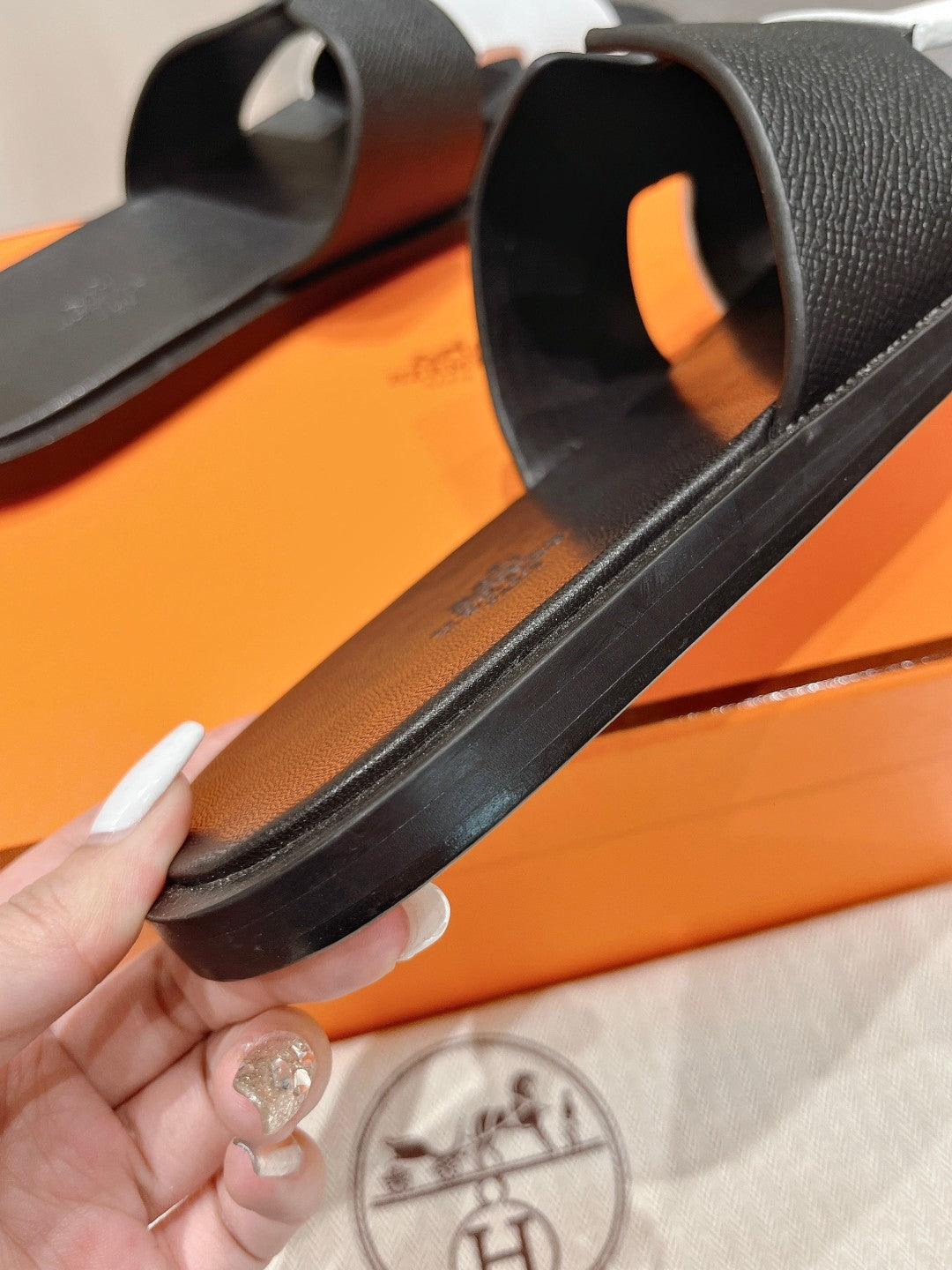HERMES IZMIR SANDAL BLACK MIX WHITE LAMBSKIN