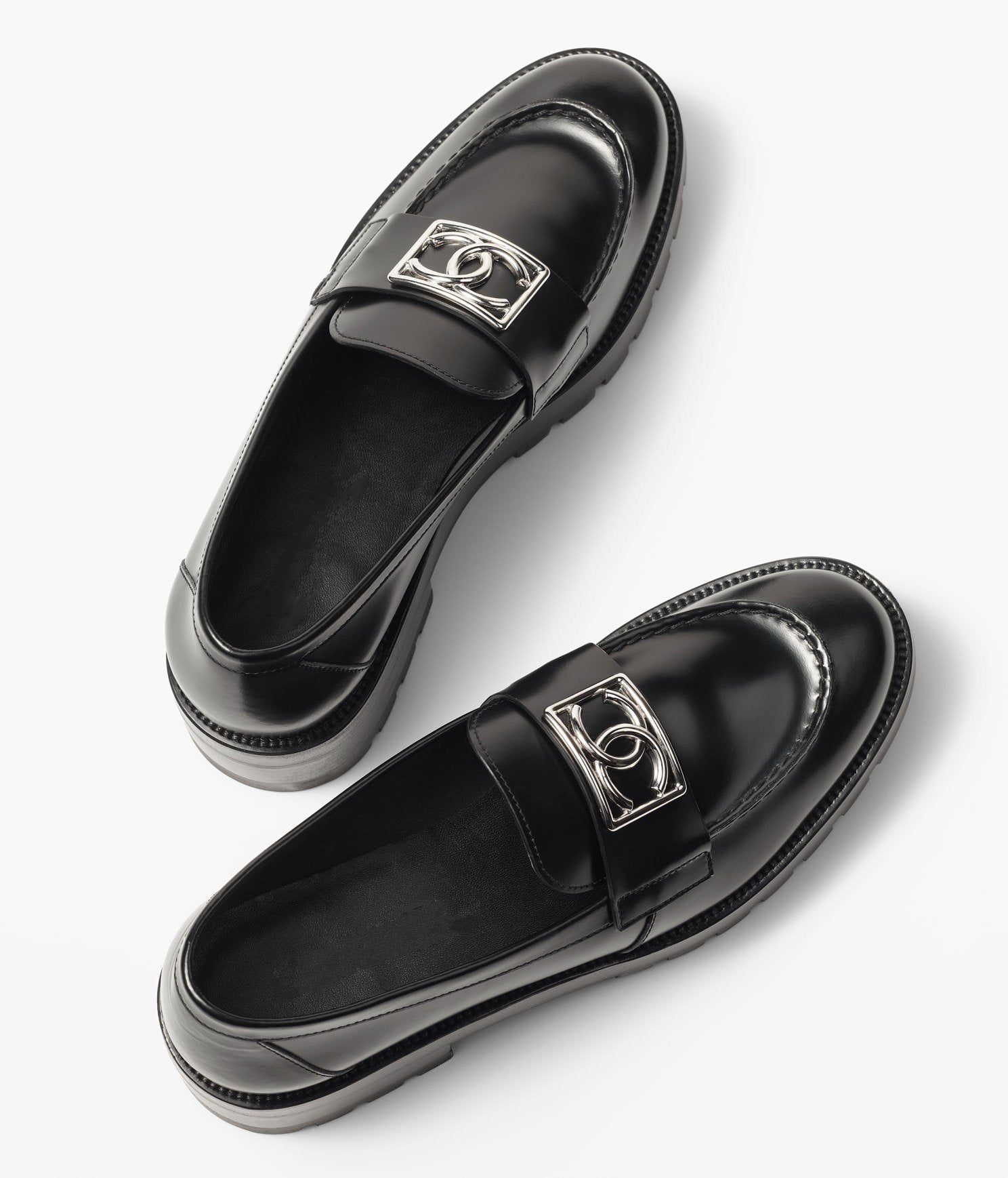 CHANEL MOASINS BLACK CALFSKIN METAL