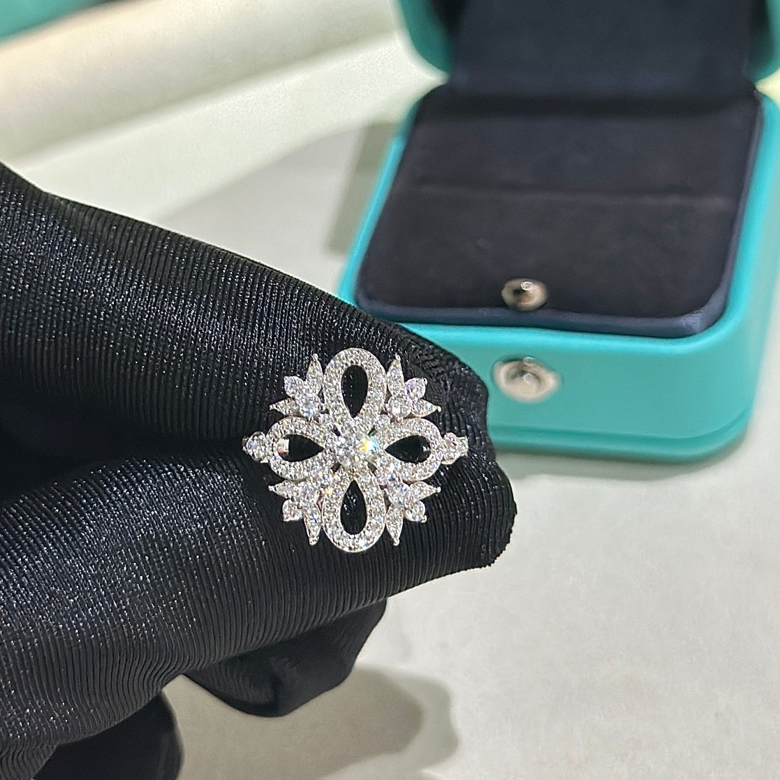 Van Cleef & Arpels Vintage Floral Ring