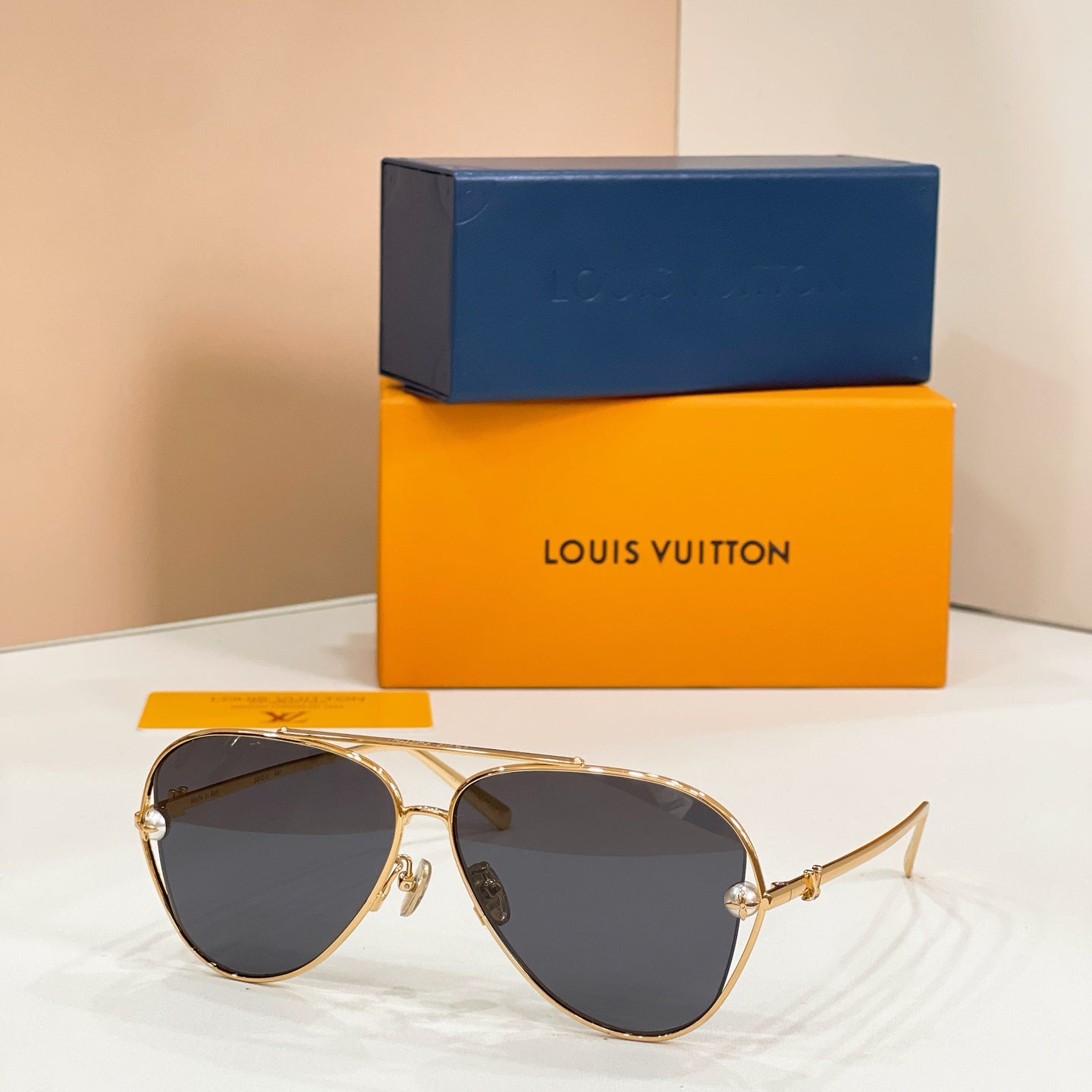 Louis Vuitton Sunglasses-Z2995U