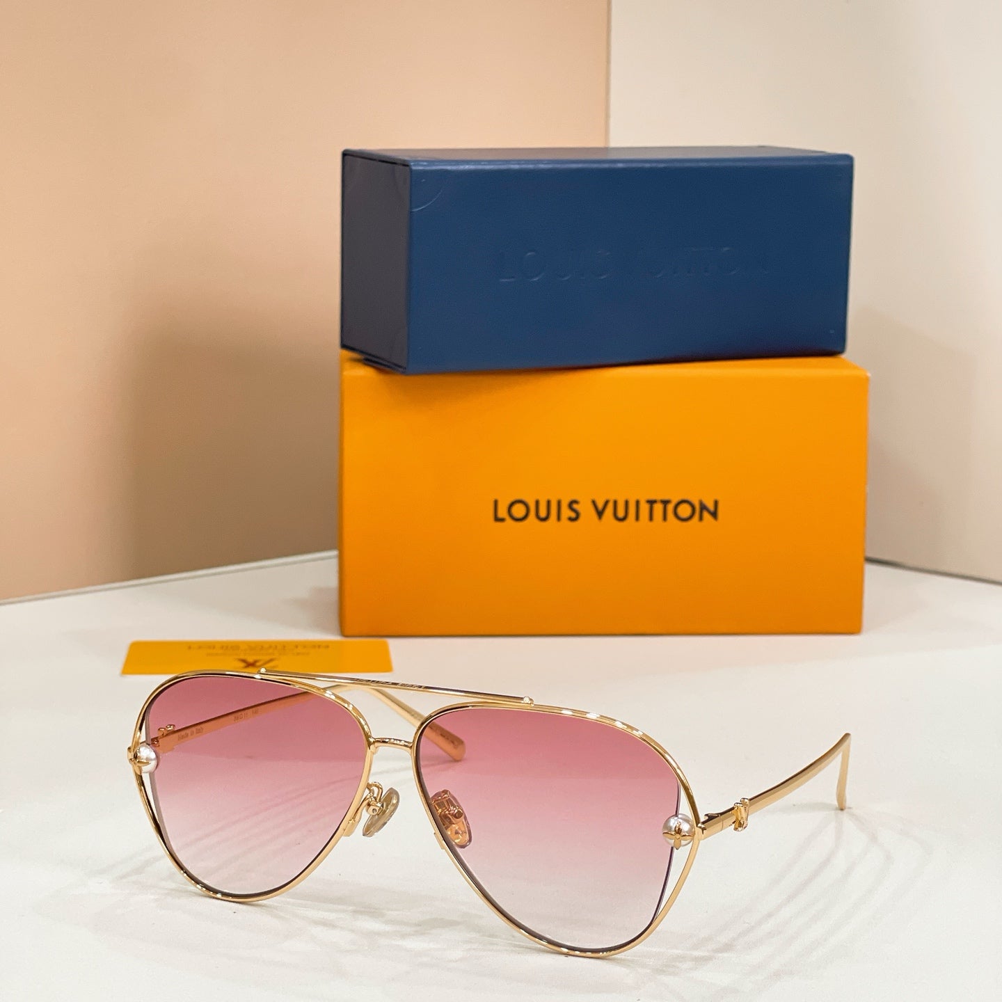 Louis Vuitton Sunglasses-Z2995U