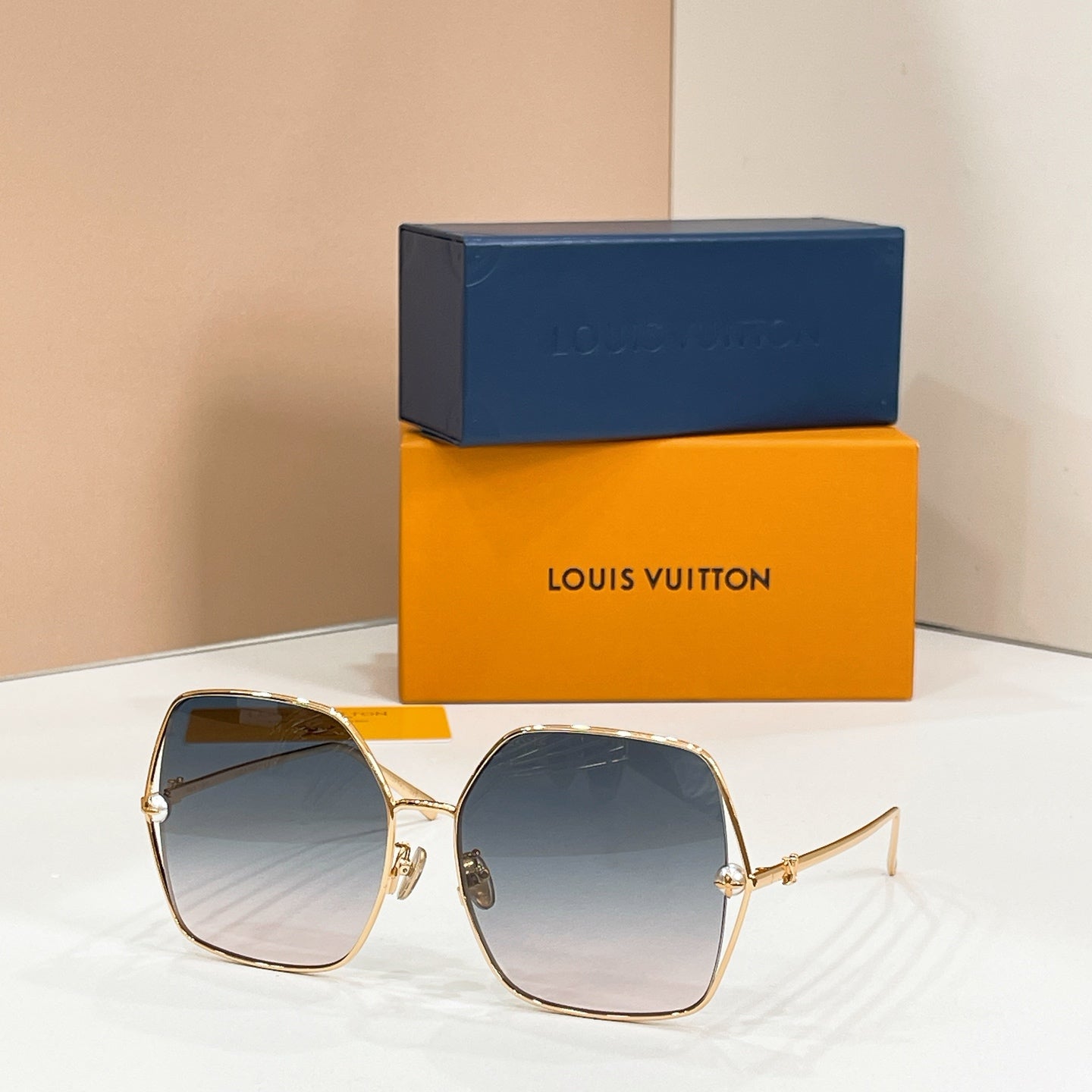 Louis Vuitton Sunglasses-Z2994U